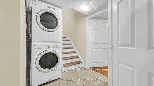 Photo 40 of 9 Ridgefield Court, Brampton, Vales of Castlemore — HOMEH