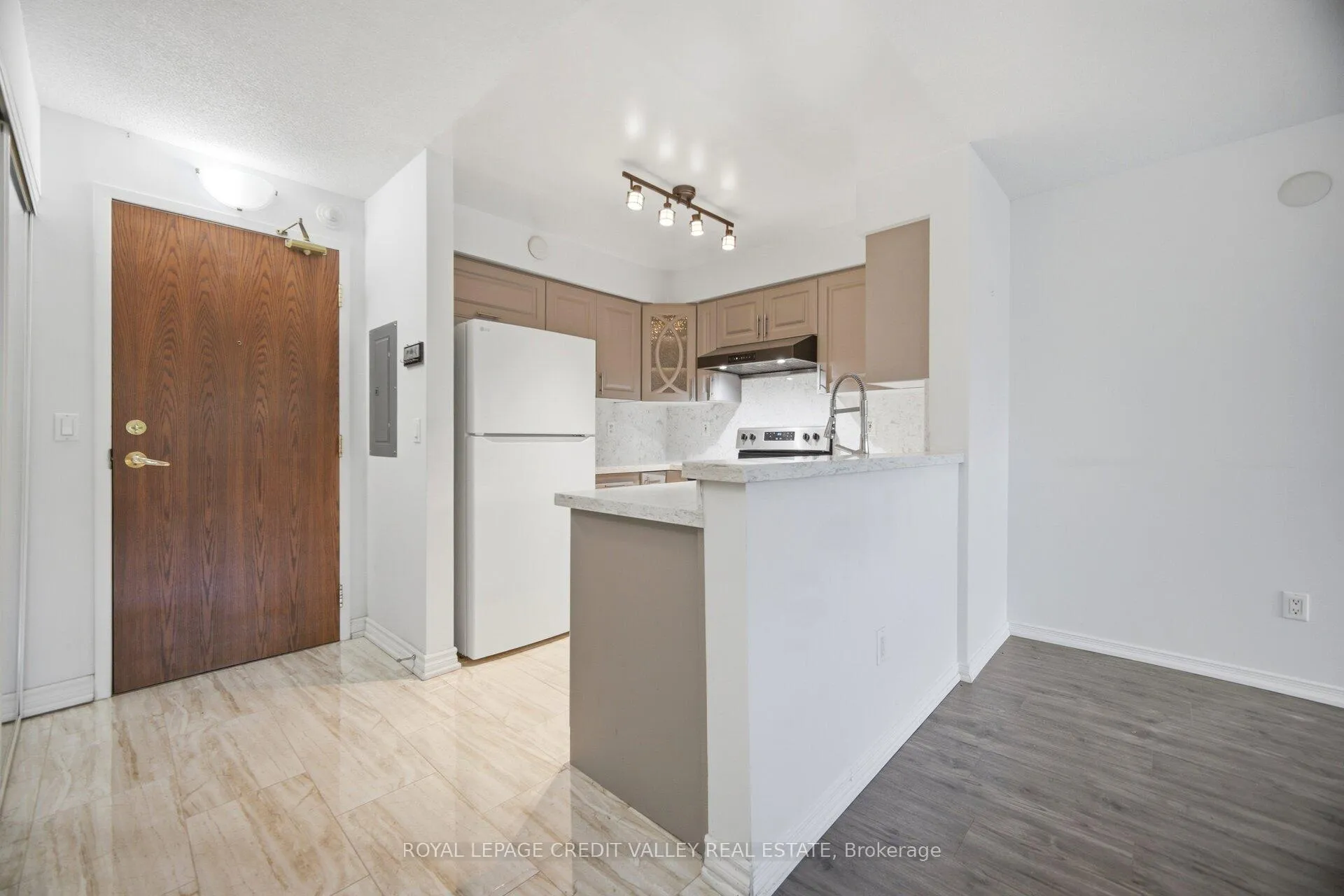 Photo 9 of Unit 108, 25 Via Rosedale, Brampton, Sandringham-Wellington — HOMEH