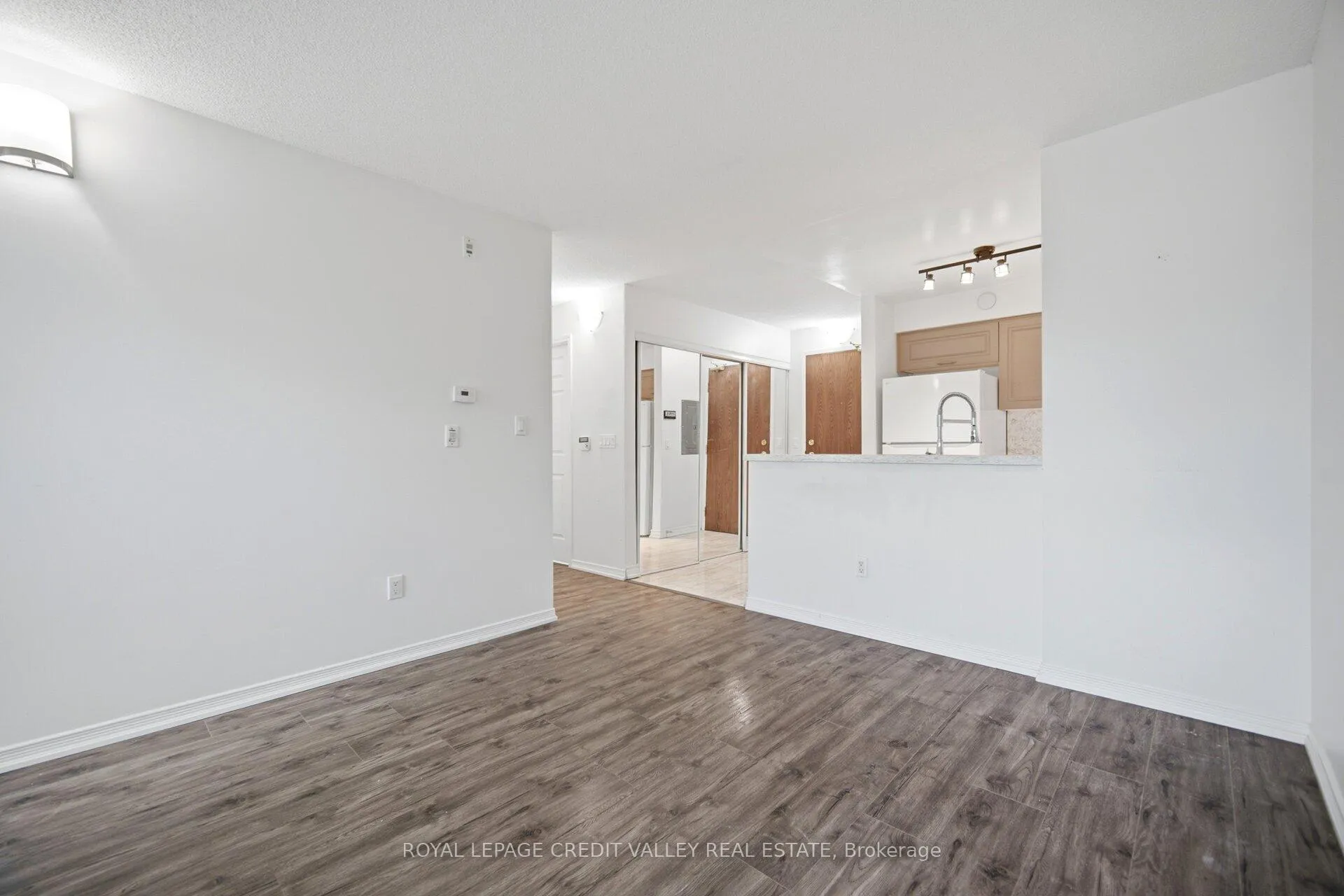 Photo 12 of Unit 108, 25 Via Rosedale, Brampton, Sandringham-Wellington — HOMEH