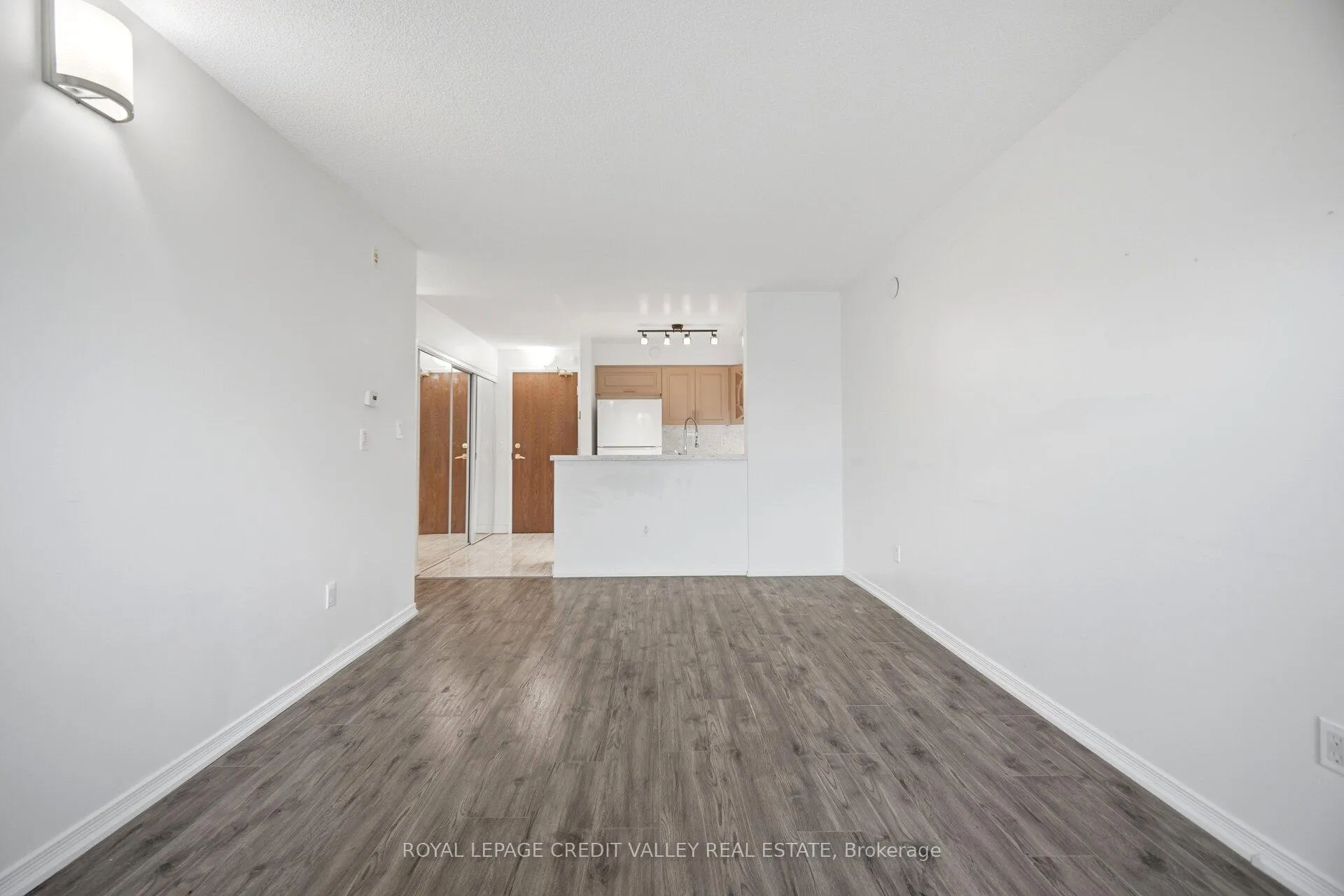 Photo 14 of Unit 108, 25 Via Rosedale, Brampton, Sandringham-Wellington — HOMEH