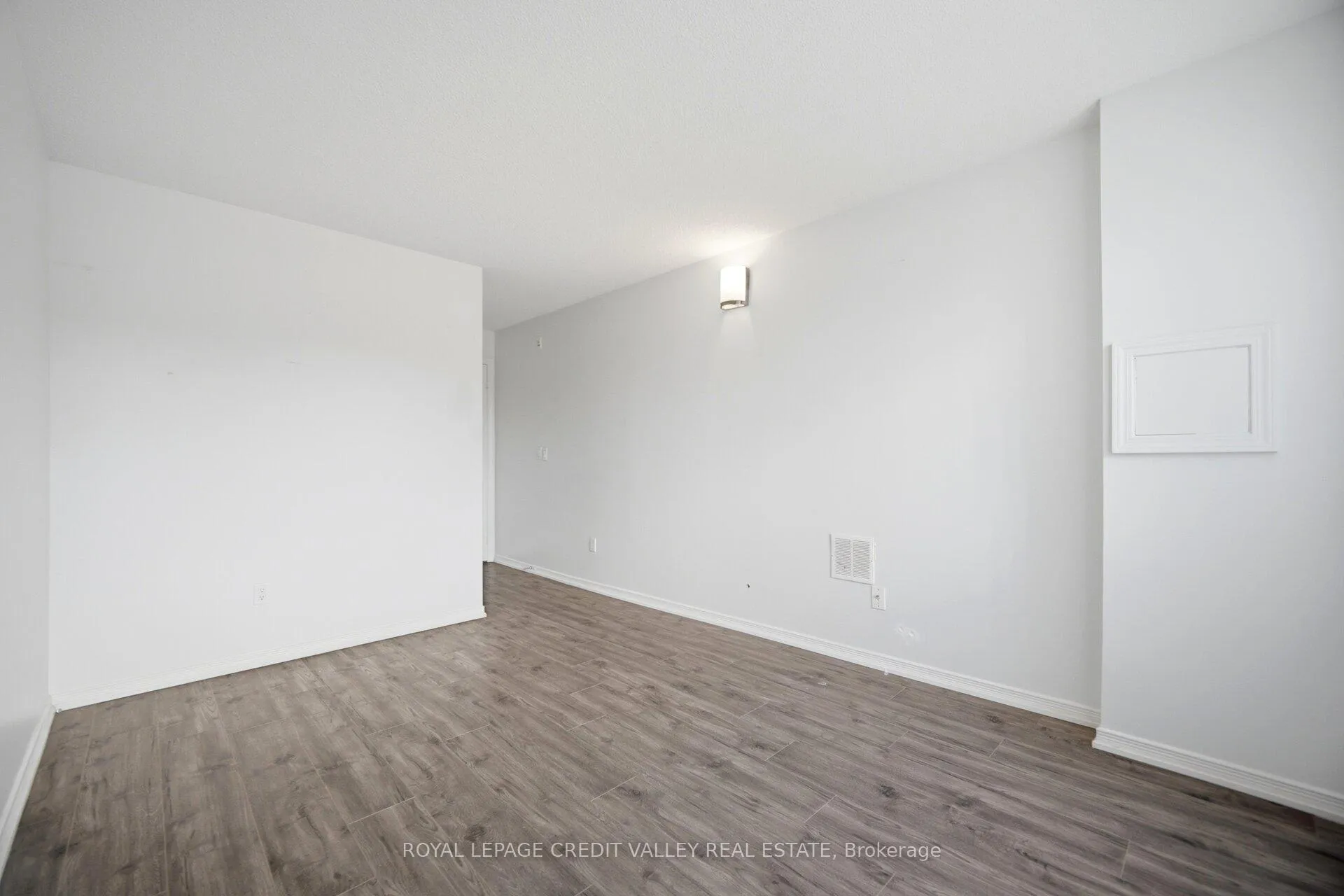 Photo 17 of Unit 108, 25 Via Rosedale, Brampton, Sandringham-Wellington — HOMEH