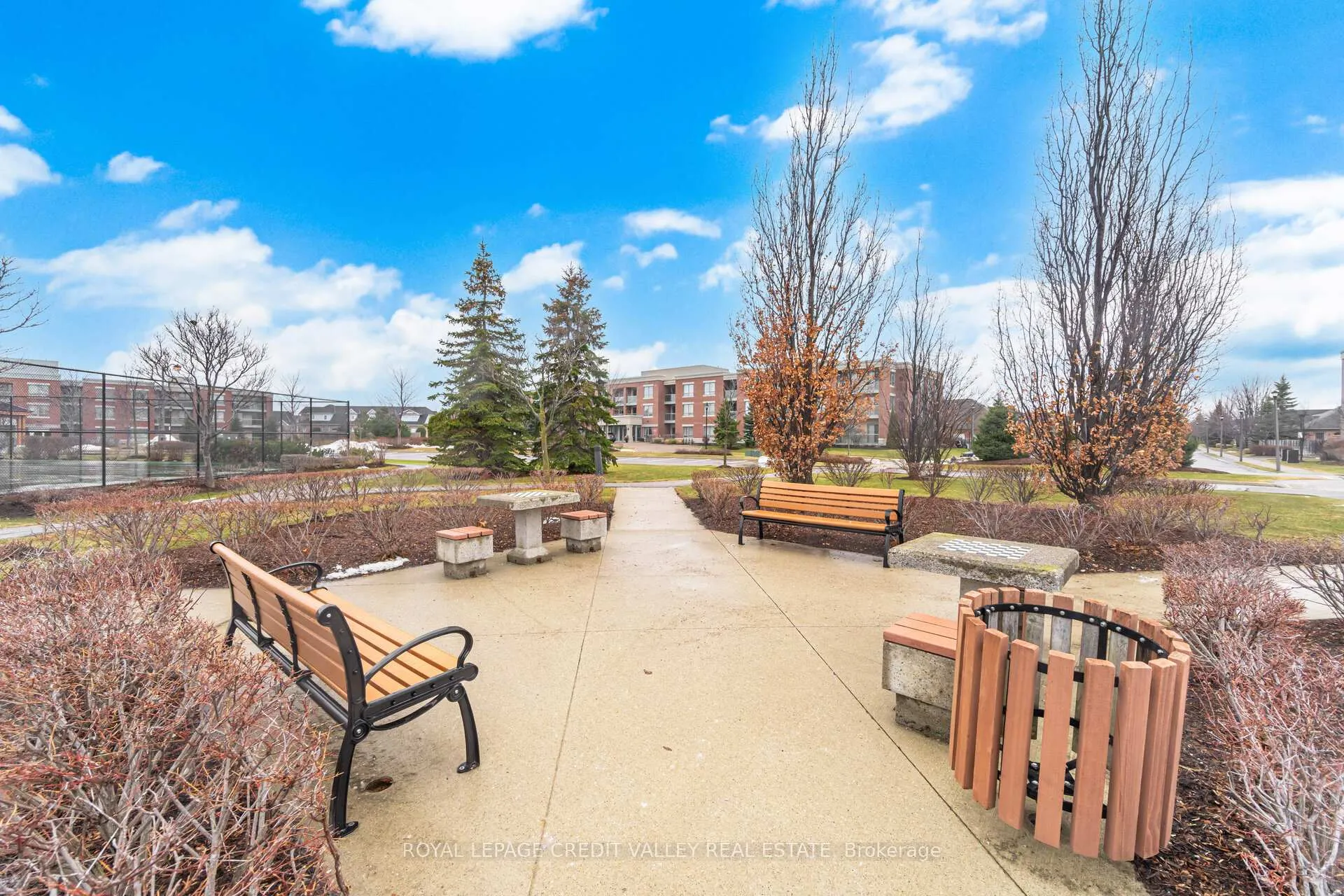 Photo 47 of Unit 108, 25 Via Rosedale, Brampton, Sandringham-Wellington — HOMEH