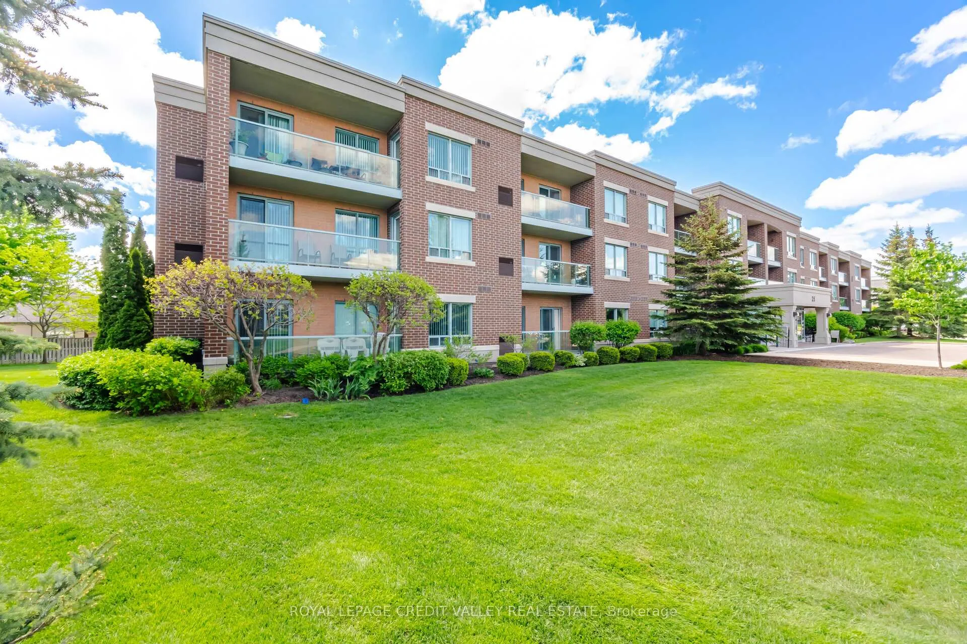 Photo 49 of Unit 108, 25 Via Rosedale, Brampton, Sandringham-Wellington — HOMEH