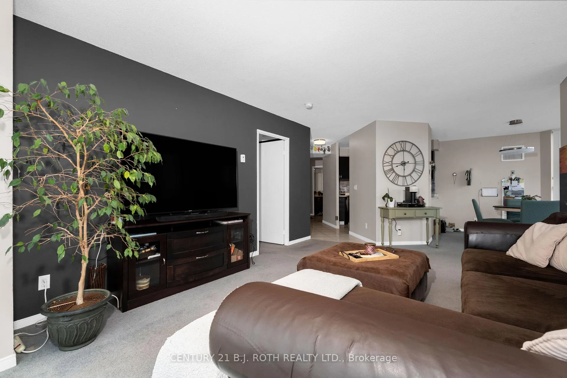 Photo 6 of Unit 807, 150 Dunlop Street E, Barrie, City Centre — HOMEH