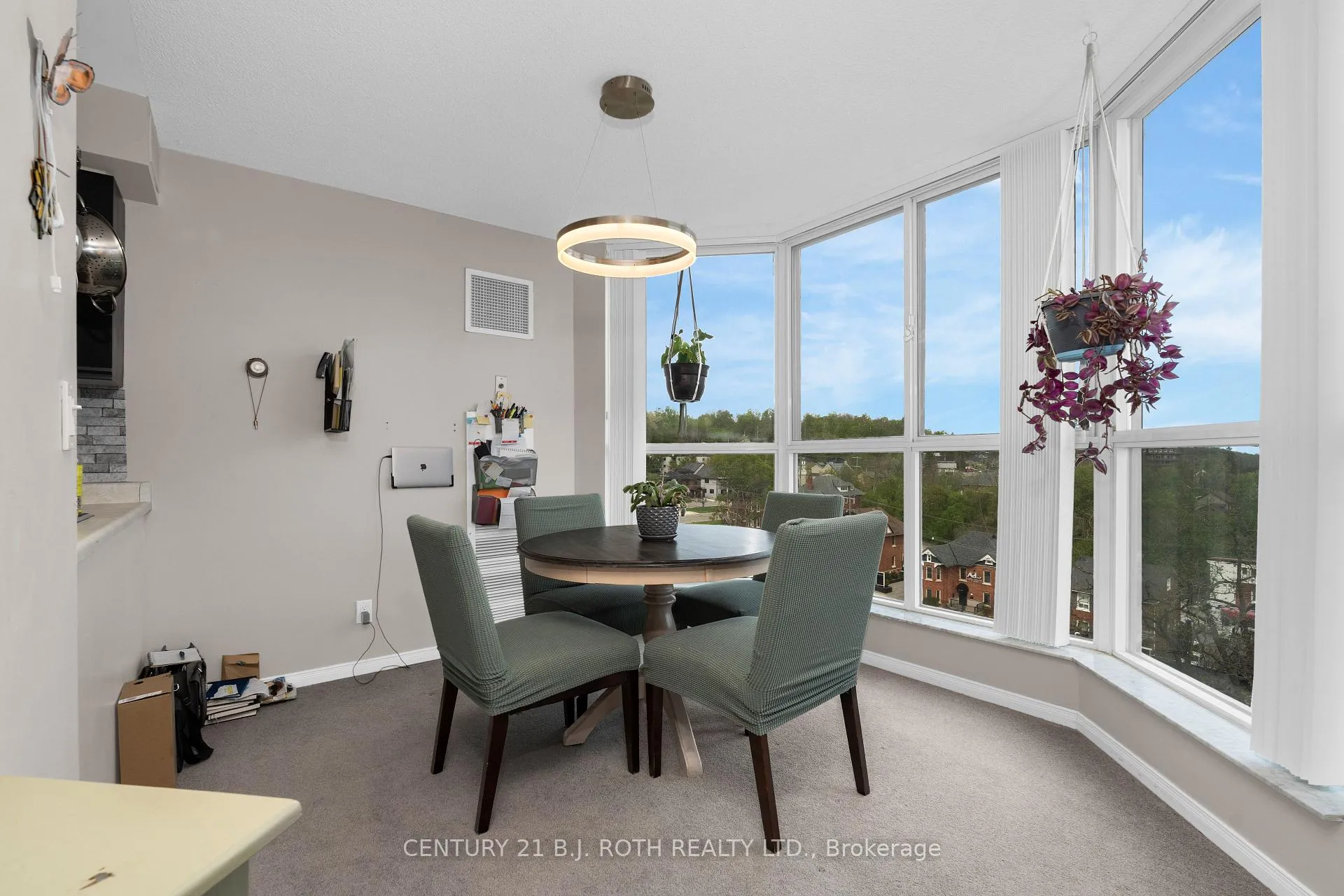 Photo 7 of Unit 807, 150 Dunlop Street E, Barrie, City Centre — HOMEH