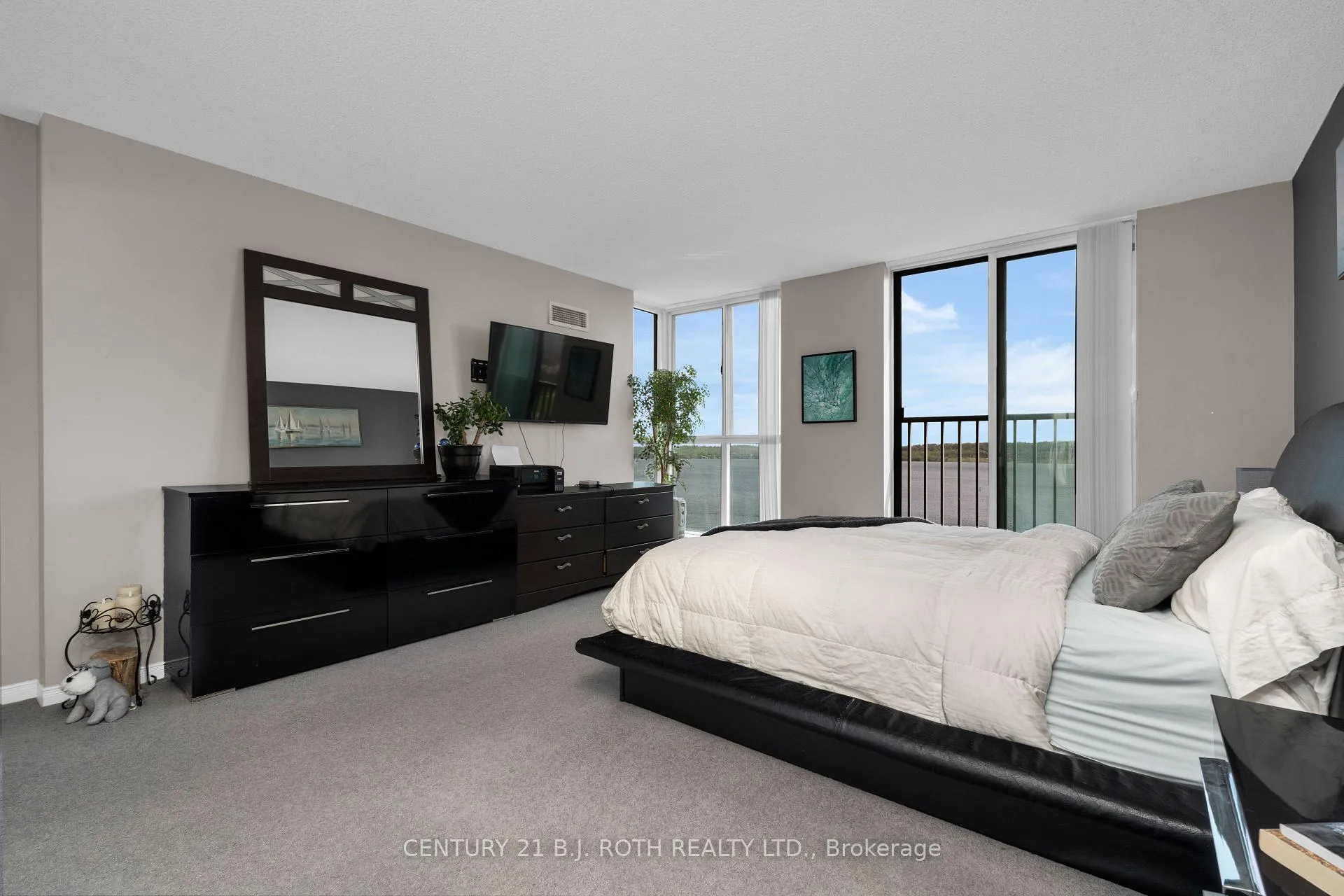 Photo 13 of Unit 807, 150 Dunlop Street E, Barrie, City Centre — HOMEH