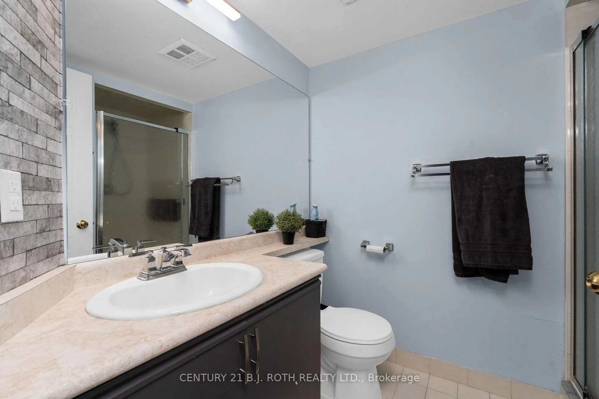 Photo 17 of Unit 807, 150 Dunlop Street E, Barrie, City Centre — HOMEH
