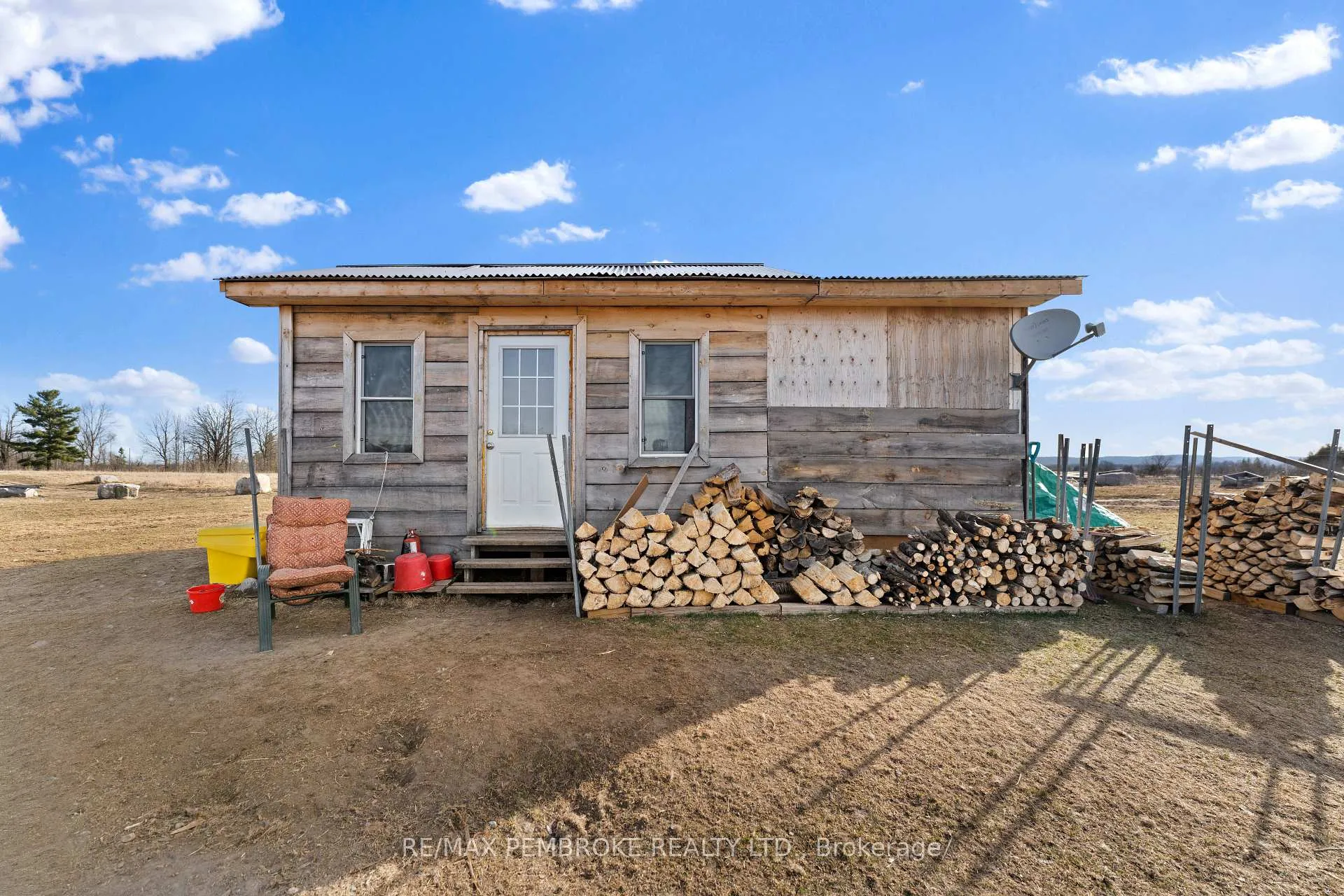 Photo 19 of 2111 Snake River Line, Laurentian Valley — HOMEH