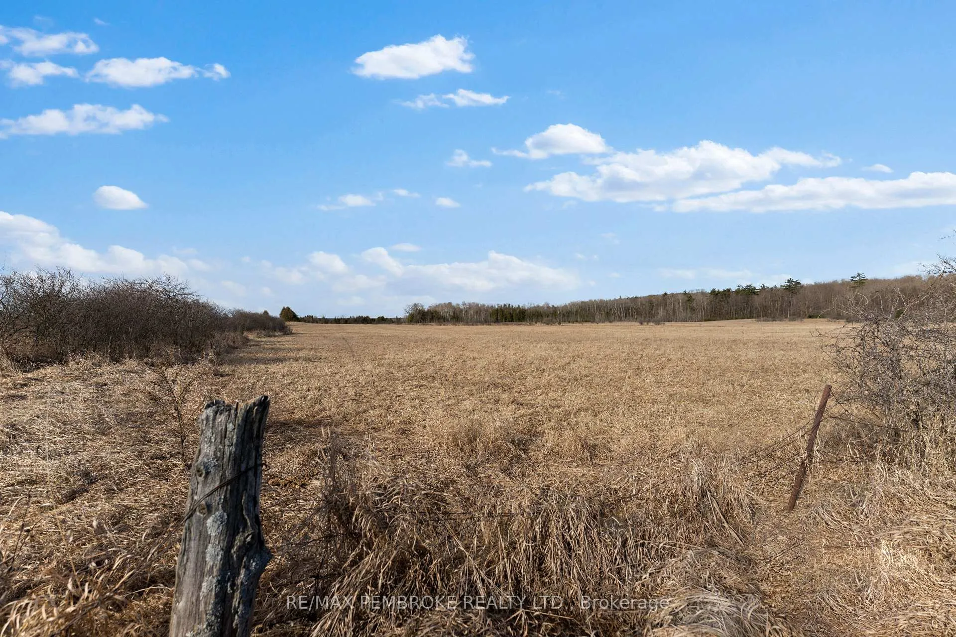 Photo 44 of 2111 Snake River Line, Laurentian Valley — HOMEH