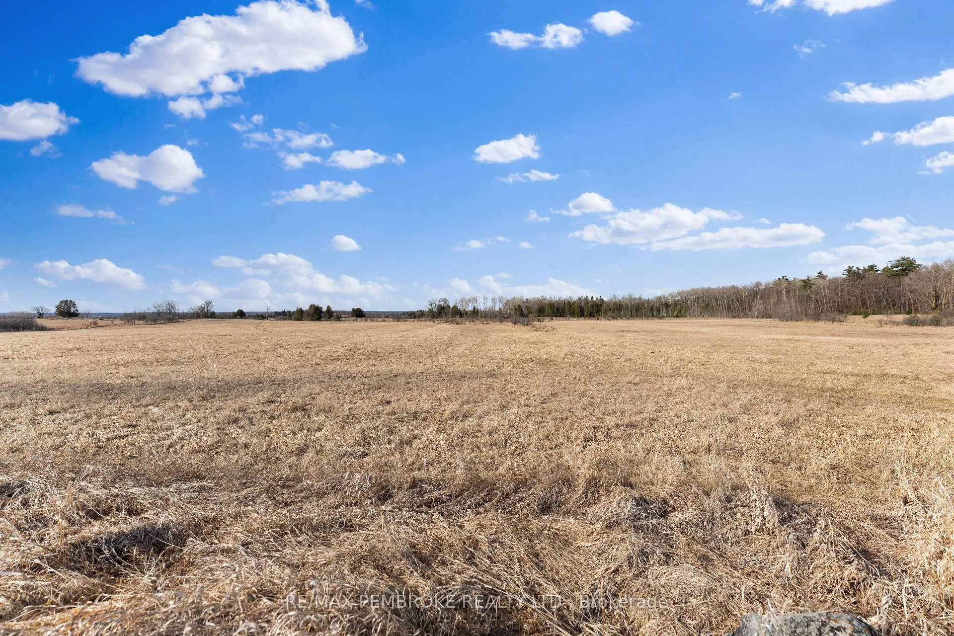 Photo 45 of 2111 Snake River Line, Laurentian Valley — HOMEH