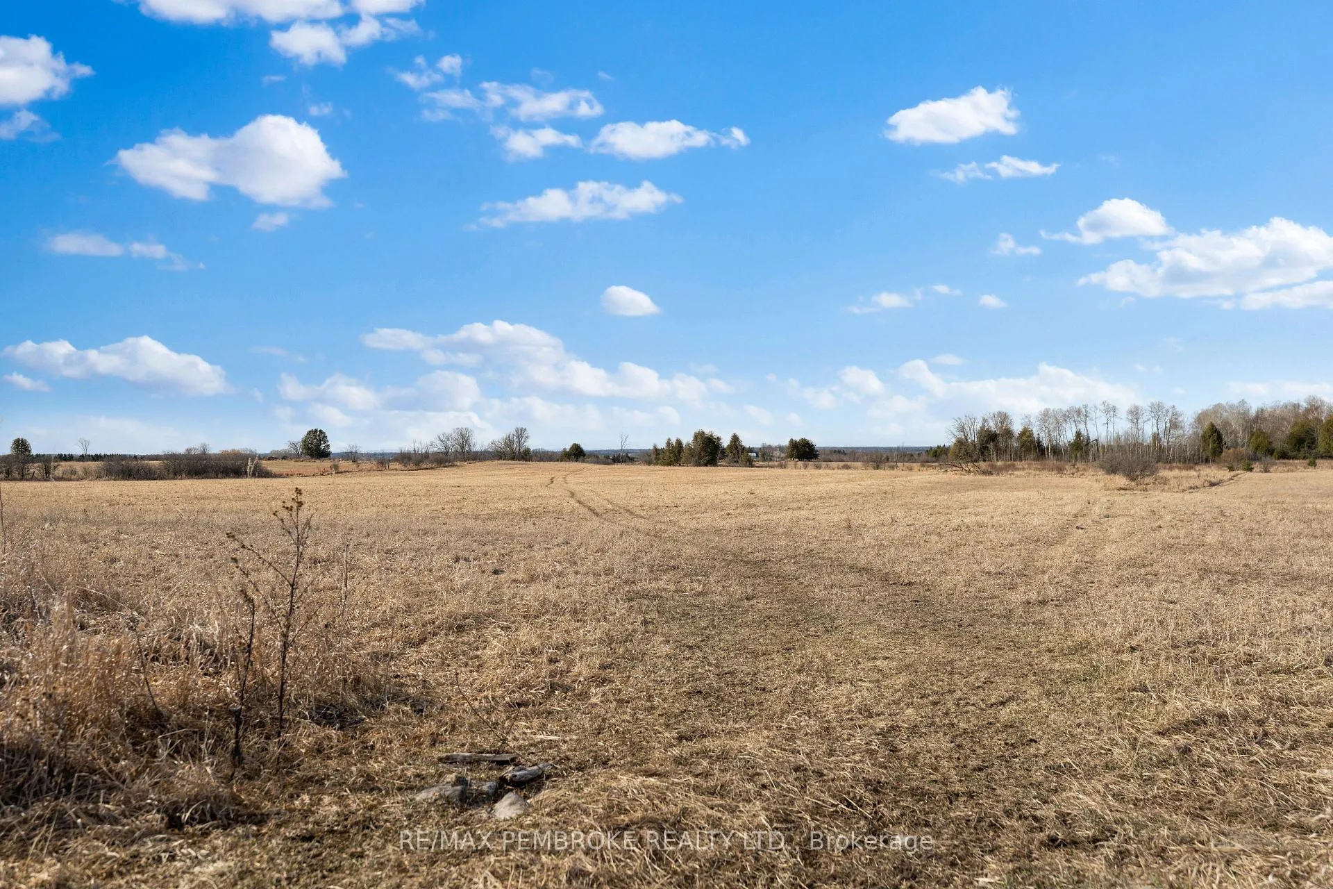 Photo 46 of 2111 Snake River Line, Laurentian Valley — HOMEH