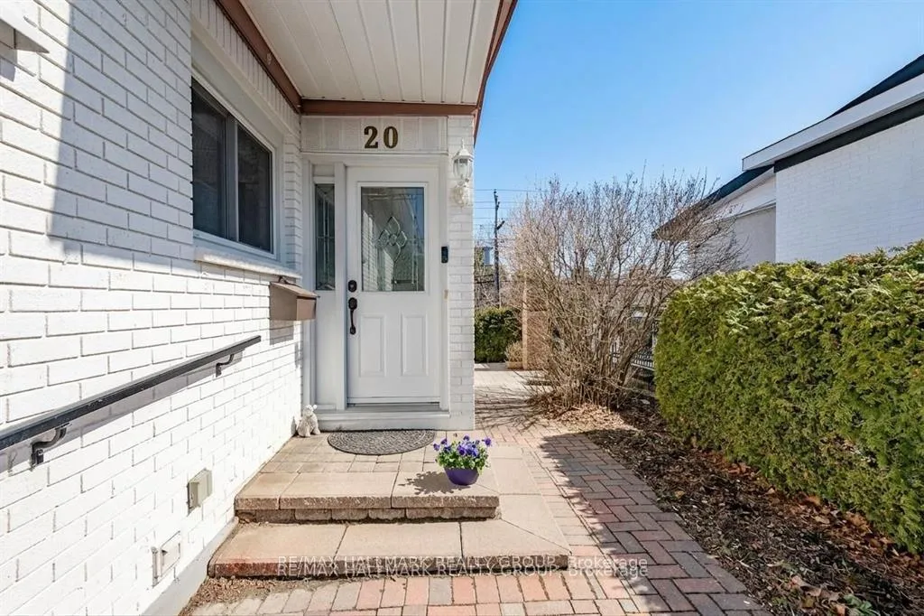 Photo 2 of 20 Mulvagh Avenue, Ottawa, Borden Farm/Stewart Farm/Carleton Heights/Parkwood Hills — HOMEH
