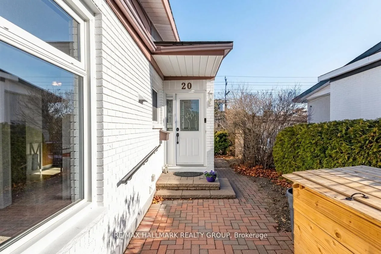 Photo 3 of 20 Mulvagh Avenue, Ottawa, Borden Farm/Stewart Farm/Carleton Heights/Parkwood Hills — HOMEH