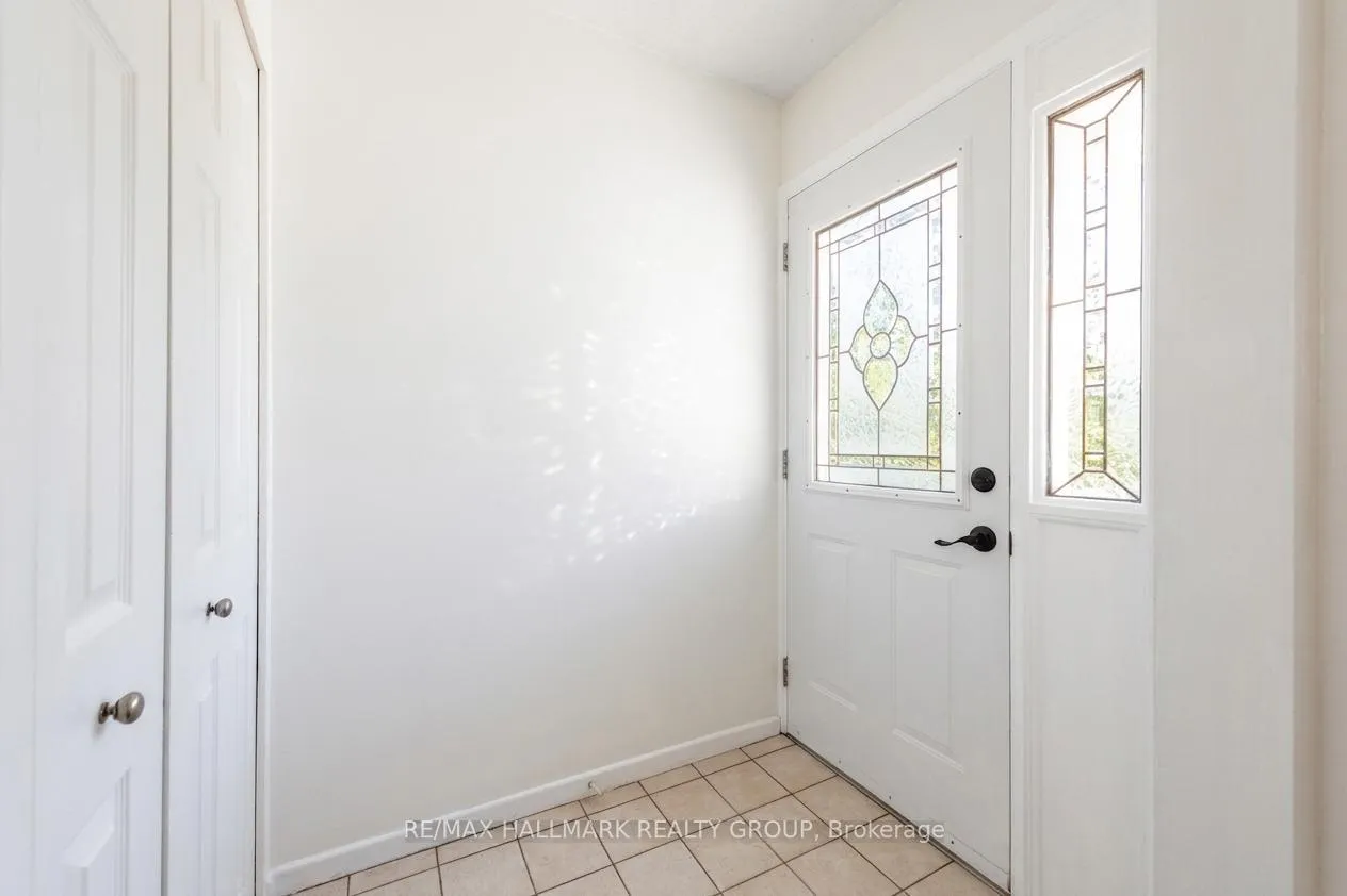 Photo 4 of 20 Mulvagh Avenue, Ottawa, Borden Farm/Stewart Farm/Carleton Heights/Parkwood Hills — HOMEH