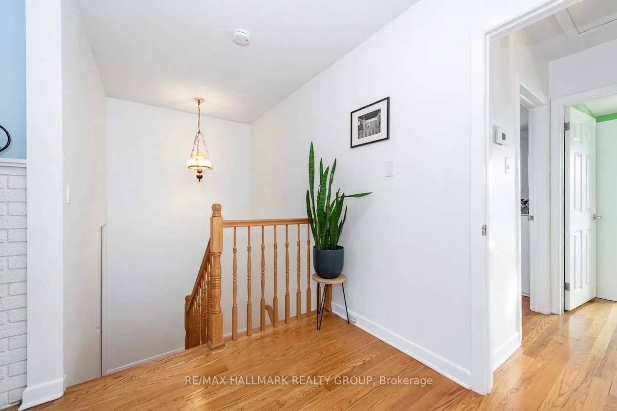 Photo 5 of 20 Mulvagh Avenue, Ottawa, Borden Farm/Stewart Farm/Carleton Heights/Parkwood Hills — HOMEH