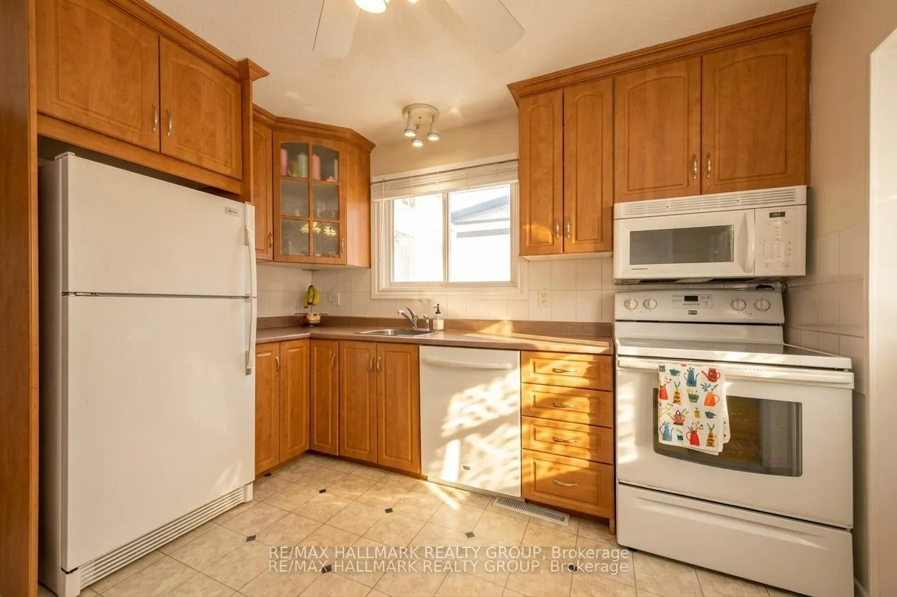 Photo 13 of 20 Mulvagh Avenue, Ottawa, Borden Farm/Stewart Farm/Carleton Heights/Parkwood Hills — HOMEH