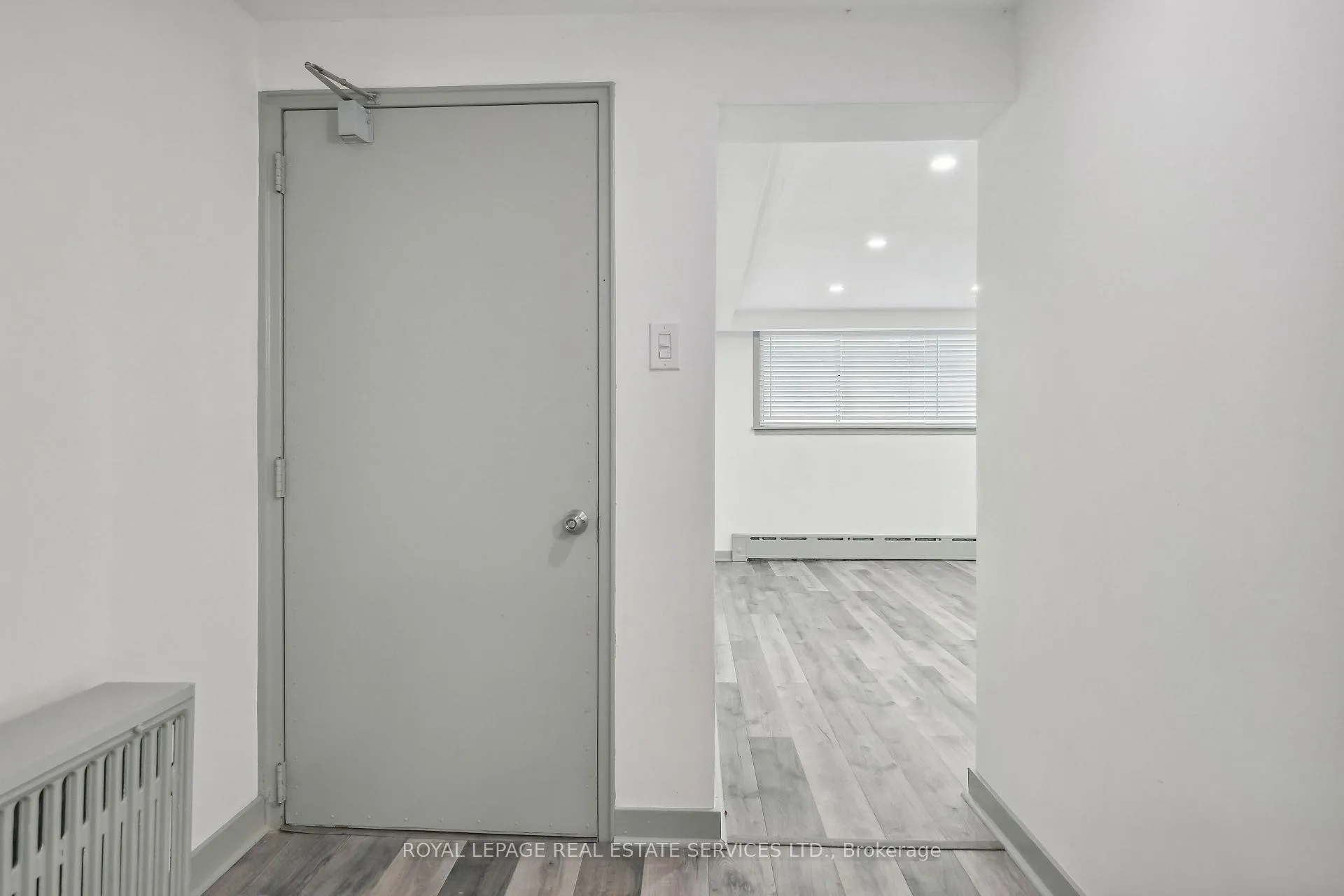 Photo 6 of Unit 6, 18 Thirty Third Street, Etobicoke, Long Branch — HOMEH