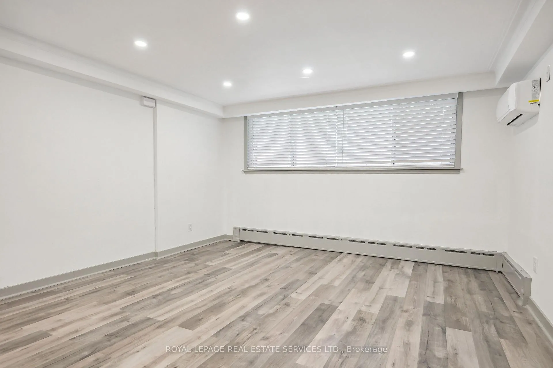 Photo 10 of Unit 6, 18 Thirty Third Street, Etobicoke, Long Branch — HOMEH