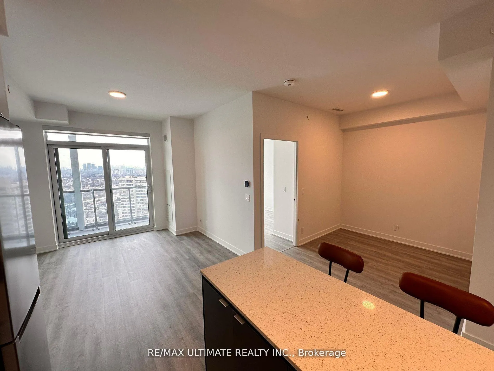 Photo 8 of Unit 1701A, 30 Upper Mall Way, Vaughan, Brownridge — HOMEH