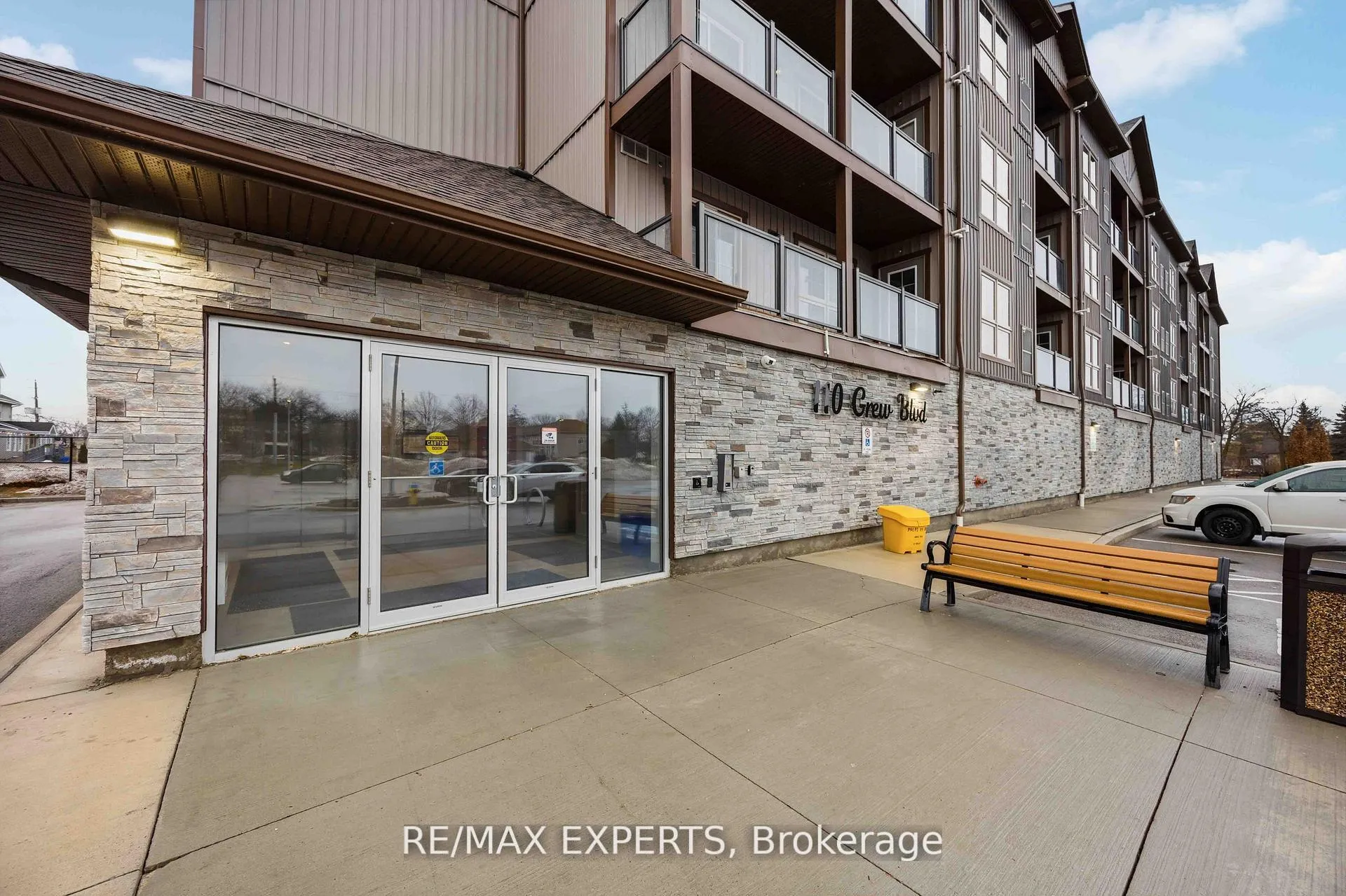 Photo 4 of Unit 311, 110 Grew Boulevard, Georgina, Sutton & Jackson's Point — HOMEH