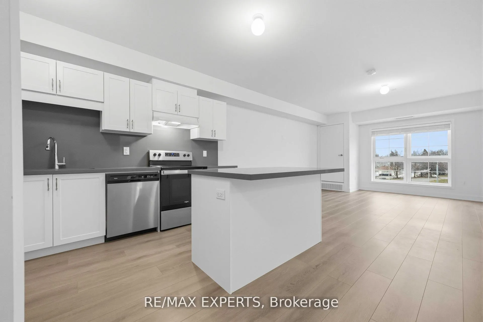 Photo 11 of Unit 311, 110 Grew Boulevard, Georgina, Sutton & Jackson's Point — HOMEH