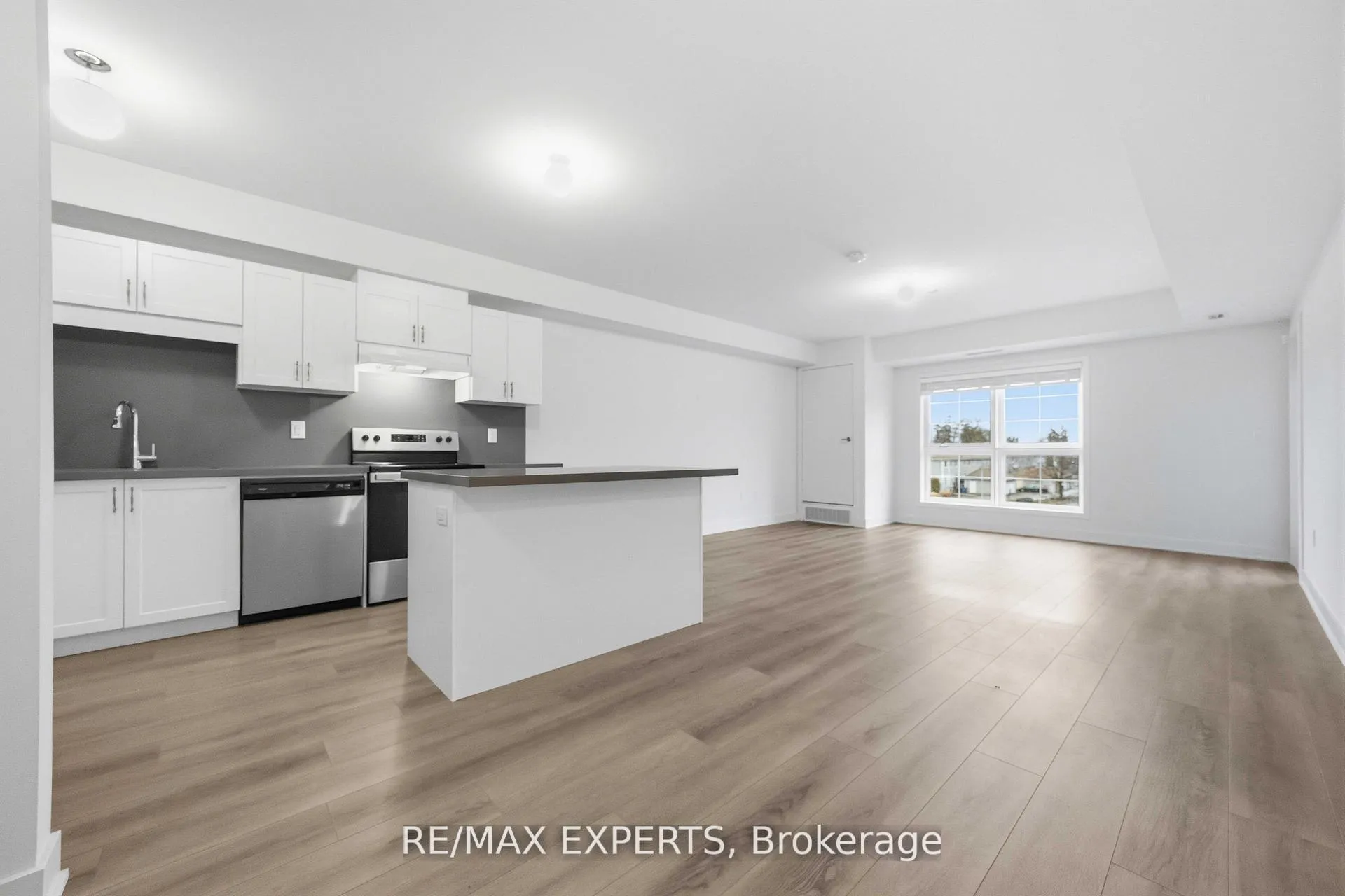 Photo 12 of Unit 311, 110 Grew Boulevard, Georgina, Sutton & Jackson's Point — HOMEH
