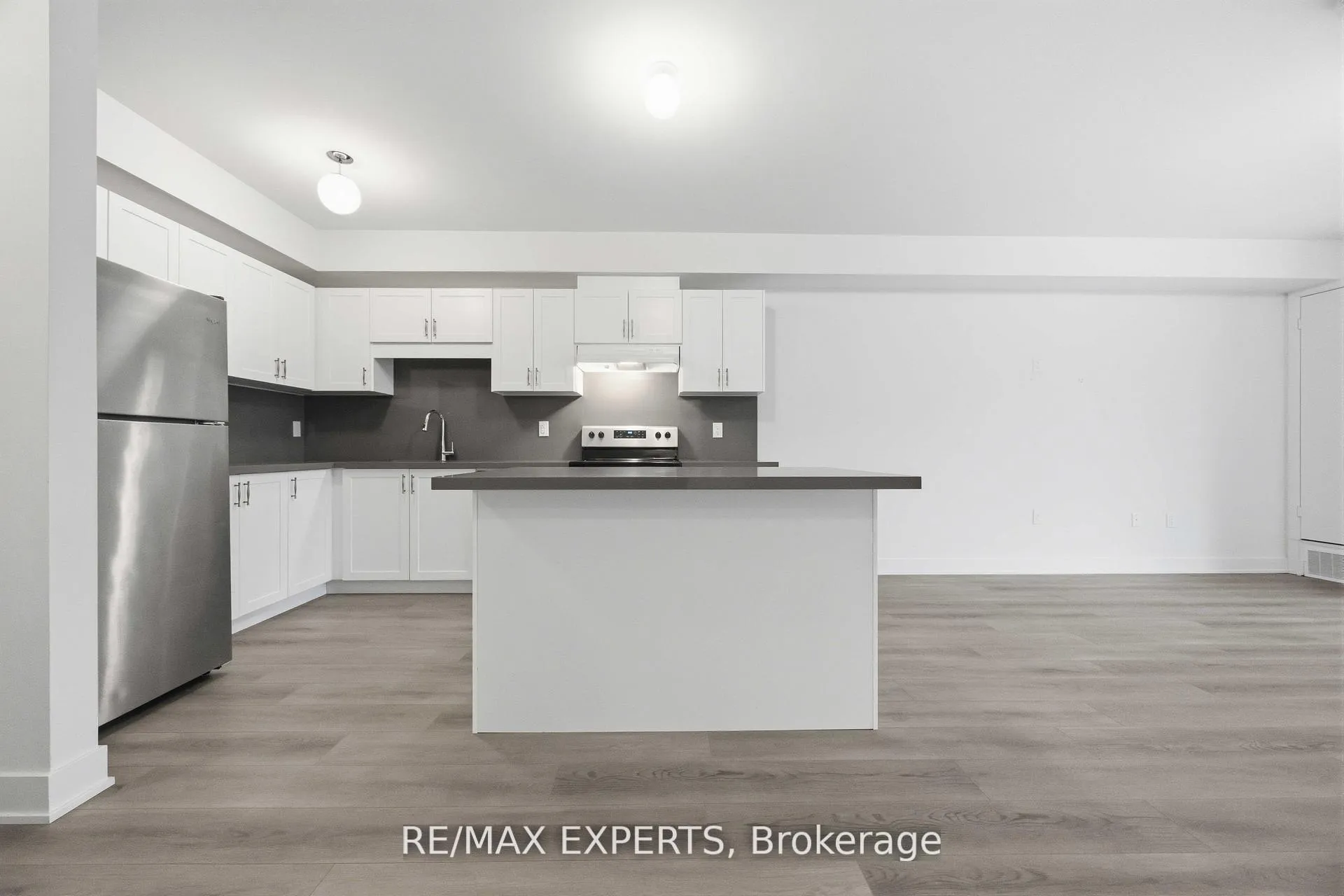 Photo 13 of Unit 311, 110 Grew Boulevard, Georgina, Sutton & Jackson's Point — HOMEH