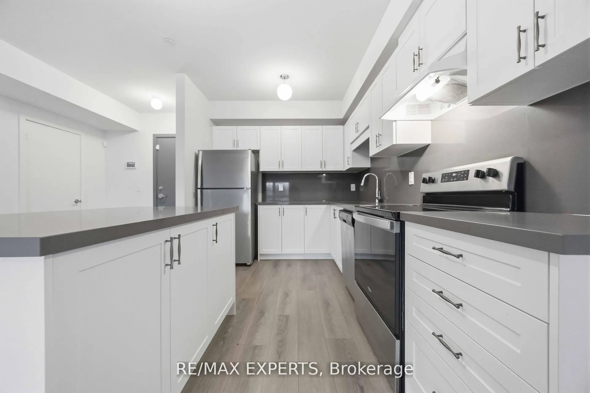 Photo 16 of Unit 311, 110 Grew Boulevard, Georgina, Sutton & Jackson's Point — HOMEH