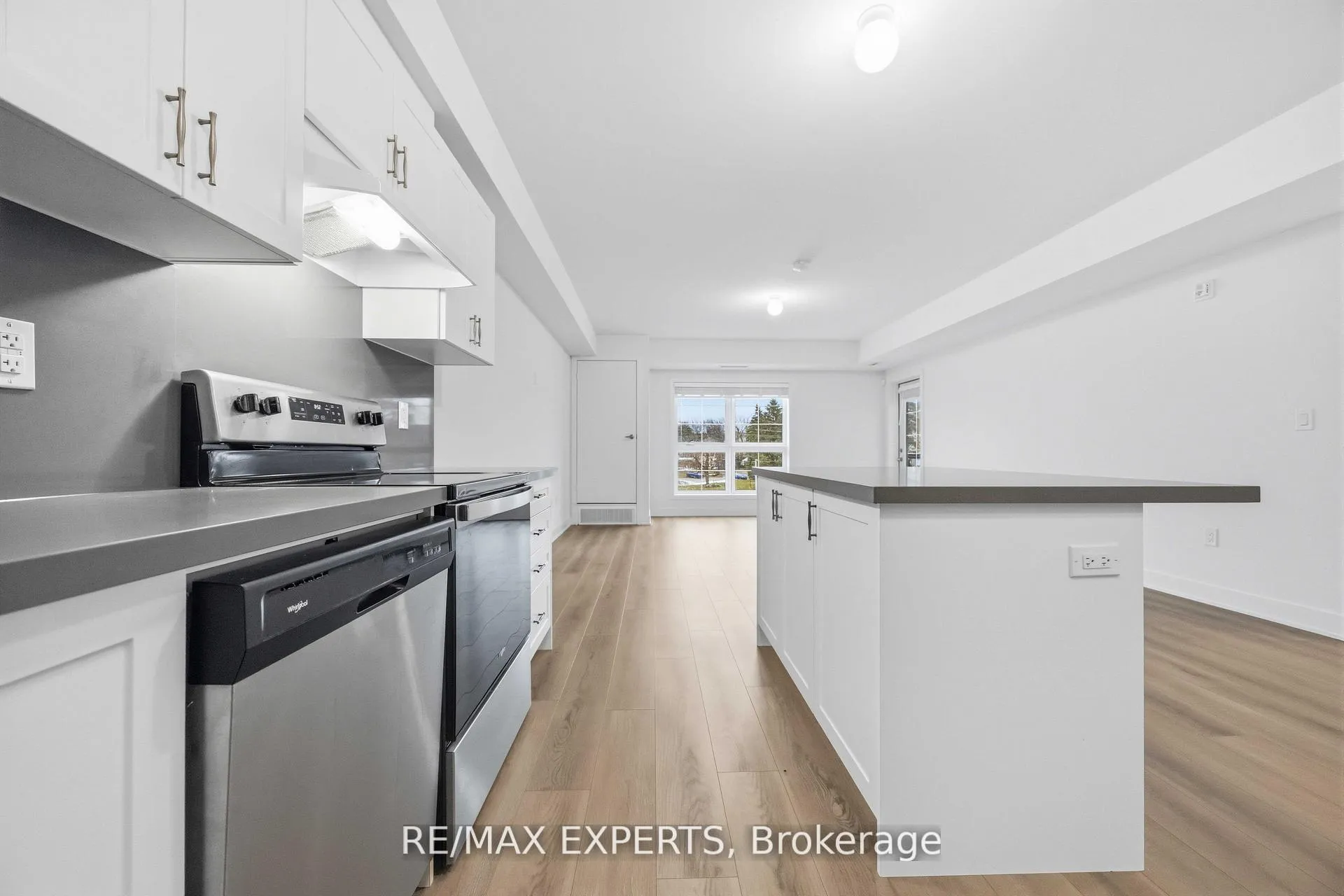 Photo 19 of Unit 311, 110 Grew Boulevard, Georgina, Sutton & Jackson's Point — HOMEH