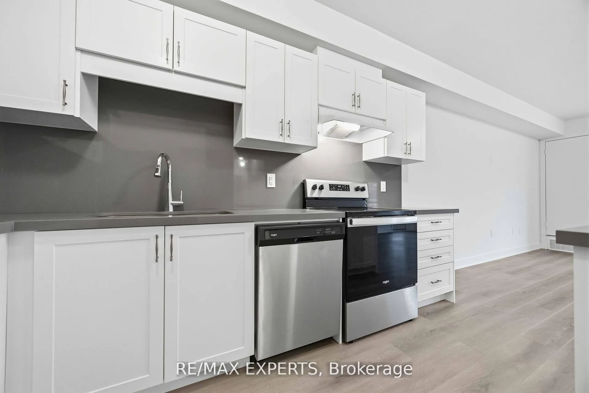Photo 20 of Unit 311, 110 Grew Boulevard, Georgina, Sutton & Jackson's Point — HOMEH