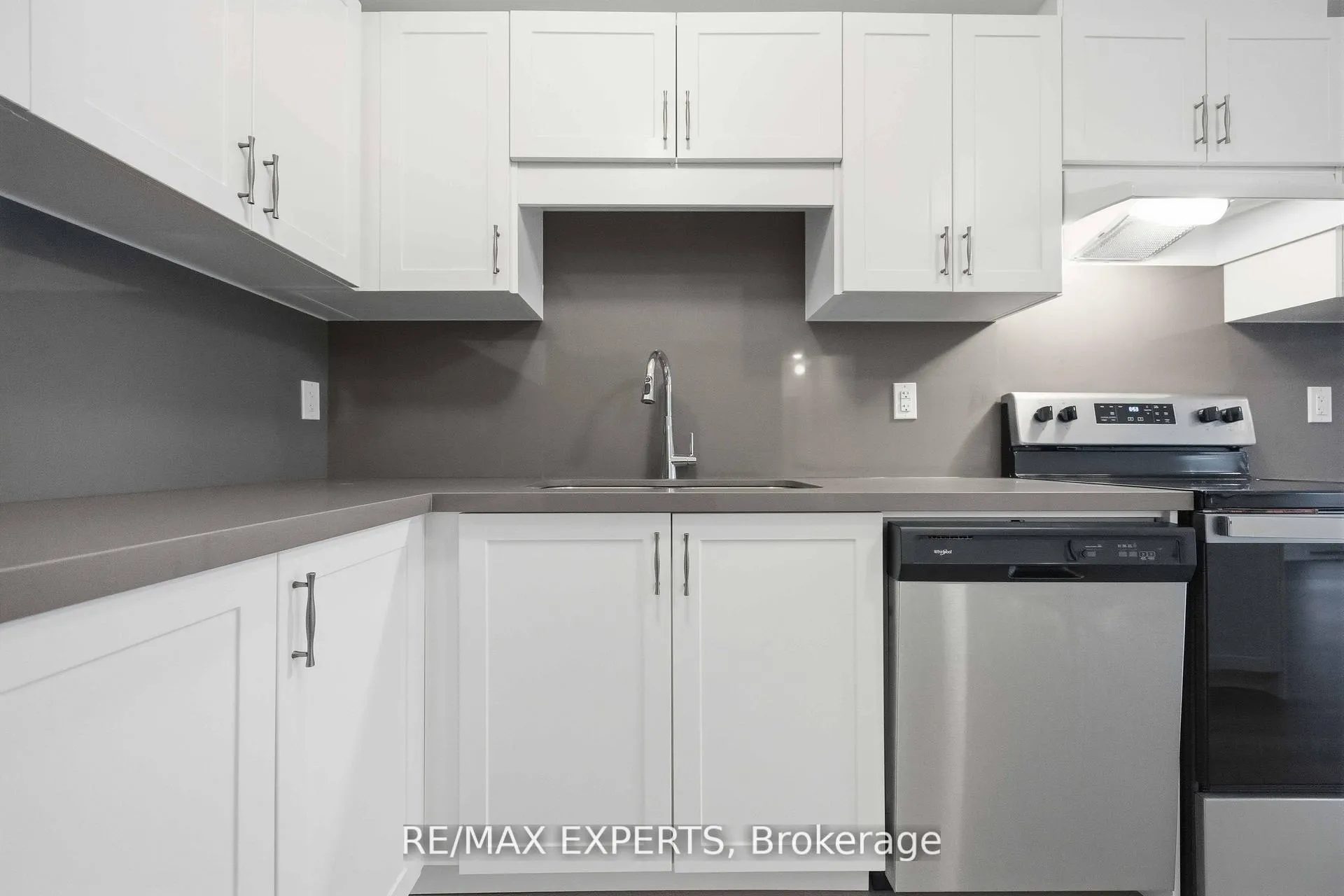 Photo 21 of Unit 311, 110 Grew Boulevard, Georgina, Sutton & Jackson's Point — HOMEH