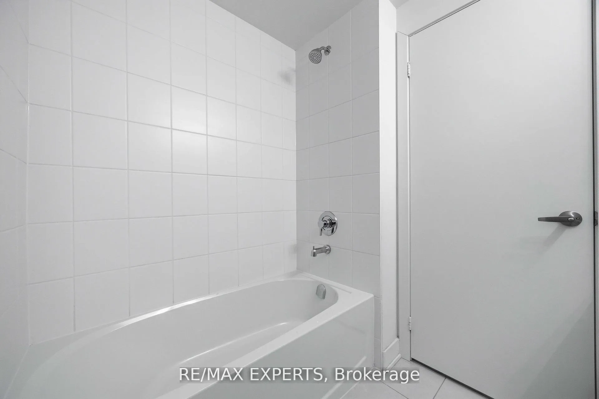 Photo 38 of Unit 311, 110 Grew Boulevard, Georgina, Sutton & Jackson's Point — HOMEH