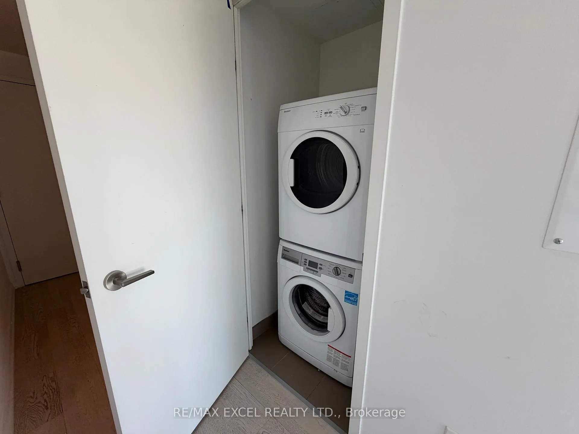 Photo 9 of Unit 1901, 60 Colborne Street, Toronto, Church-Yonge Corridor — HOMEH