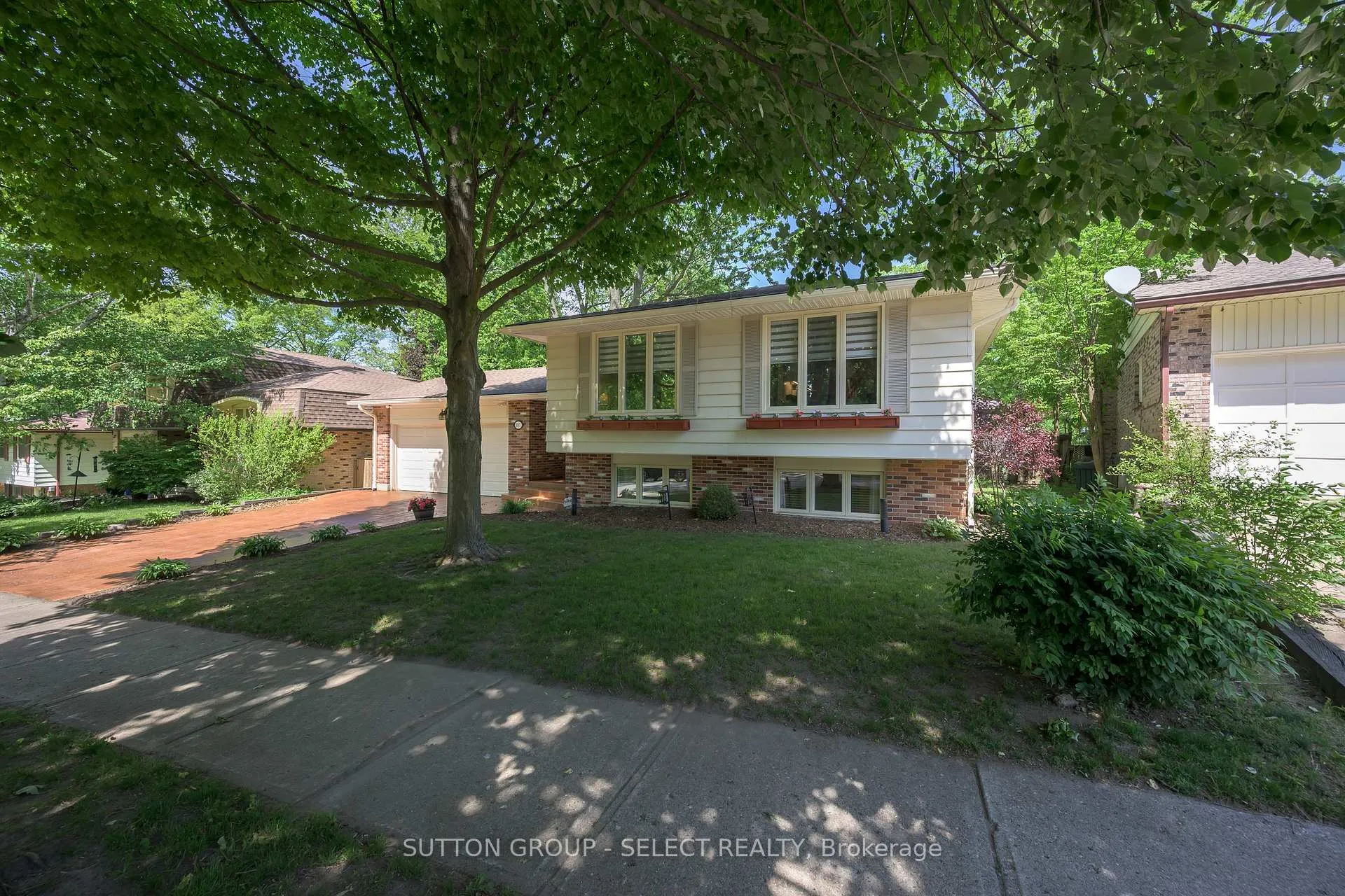 Photo 2 of 181 Dearborn Avenue, London, South K — HOMEH