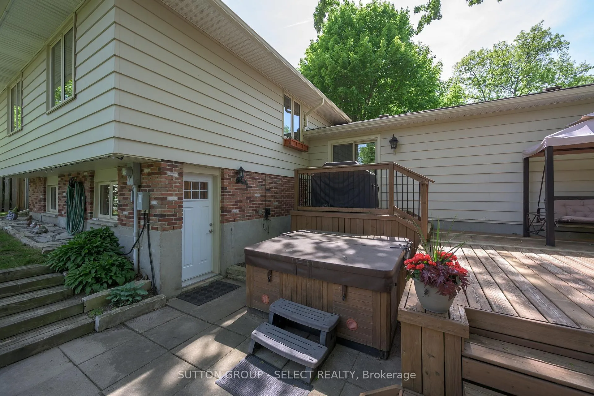 Photo 10 of 181 Dearborn Avenue, London, South K — HOMEH