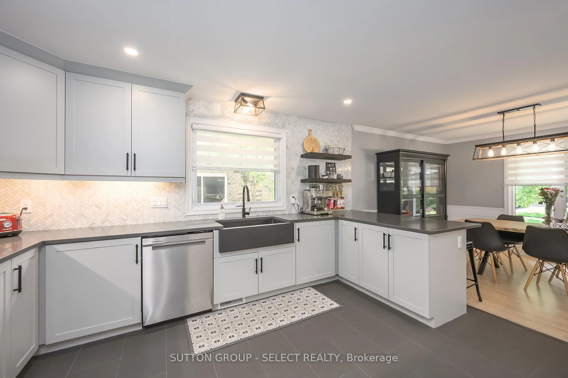 Photo 23 of 181 Dearborn Avenue, London, South K — HOMEH