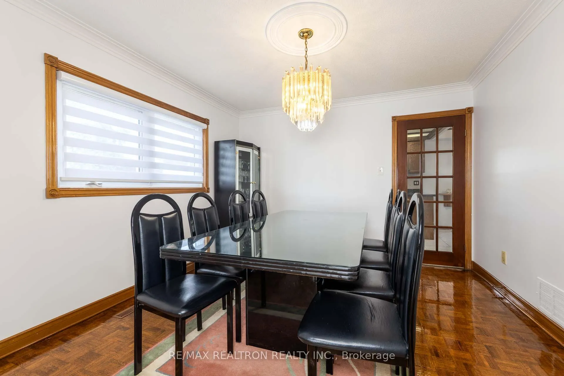 Photo 8 of 73 Saddle Tree Crescent, Vaughan, West Woodbridge — HOMEH