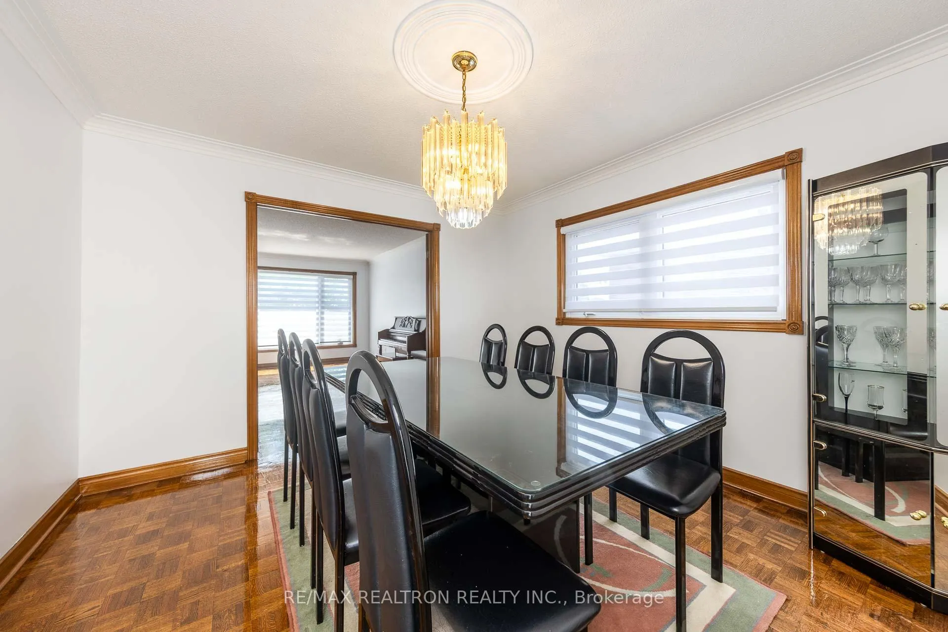 Photo 9 of 73 Saddle Tree Crescent, Vaughan, West Woodbridge — HOMEH