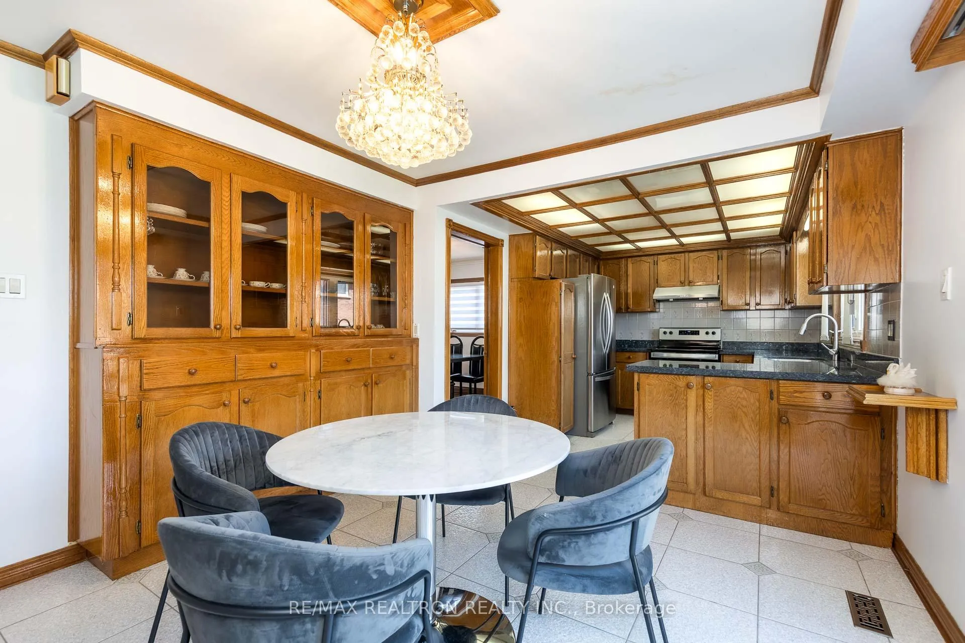 Photo 12 of 73 Saddle Tree Crescent, Vaughan, West Woodbridge — HOMEH