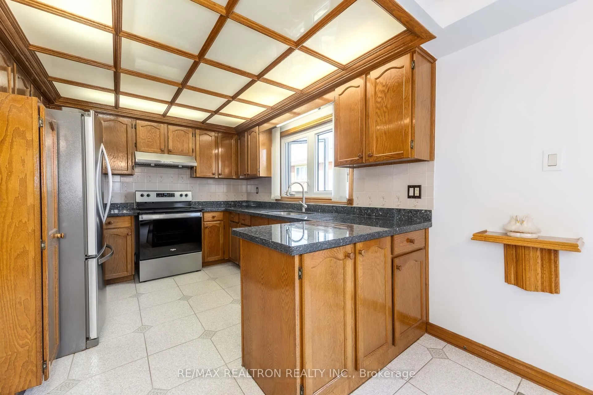 Photo 13 of 73 Saddle Tree Crescent, Vaughan, West Woodbridge — HOMEH
