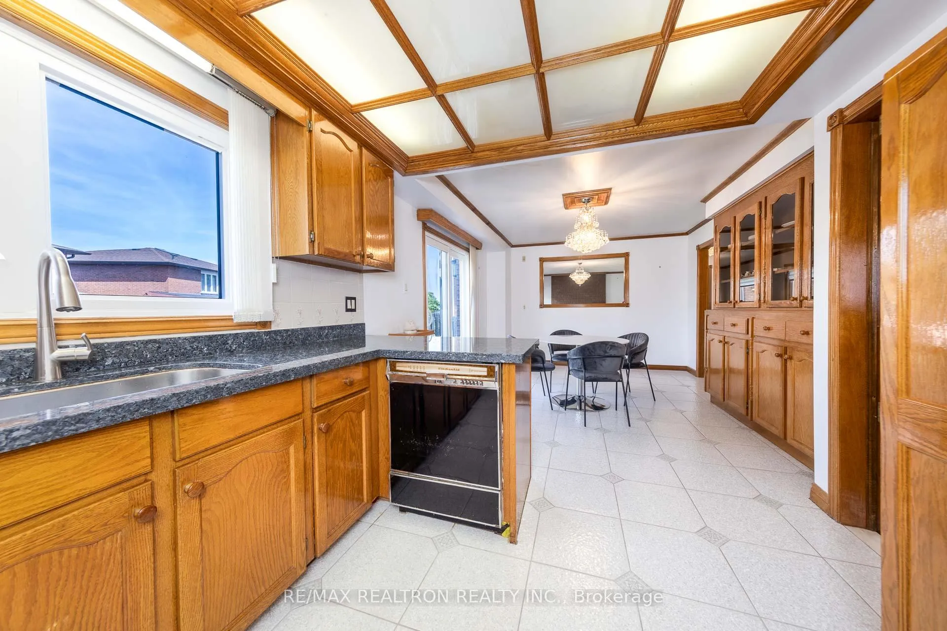 Photo 15 of 73 Saddle Tree Crescent, Vaughan, West Woodbridge — HOMEH
