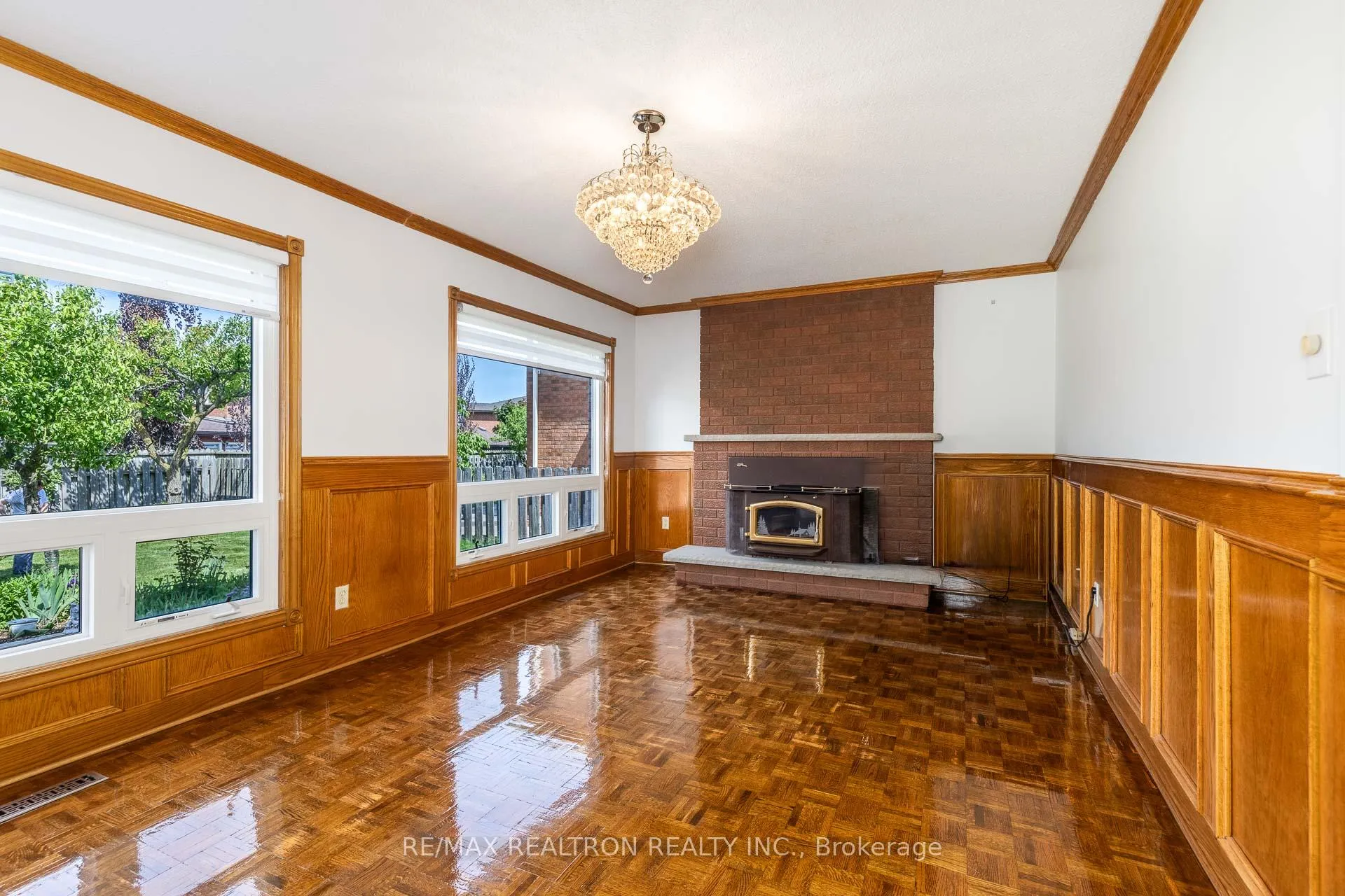 Photo 16 of 73 Saddle Tree Crescent, Vaughan, West Woodbridge — HOMEH