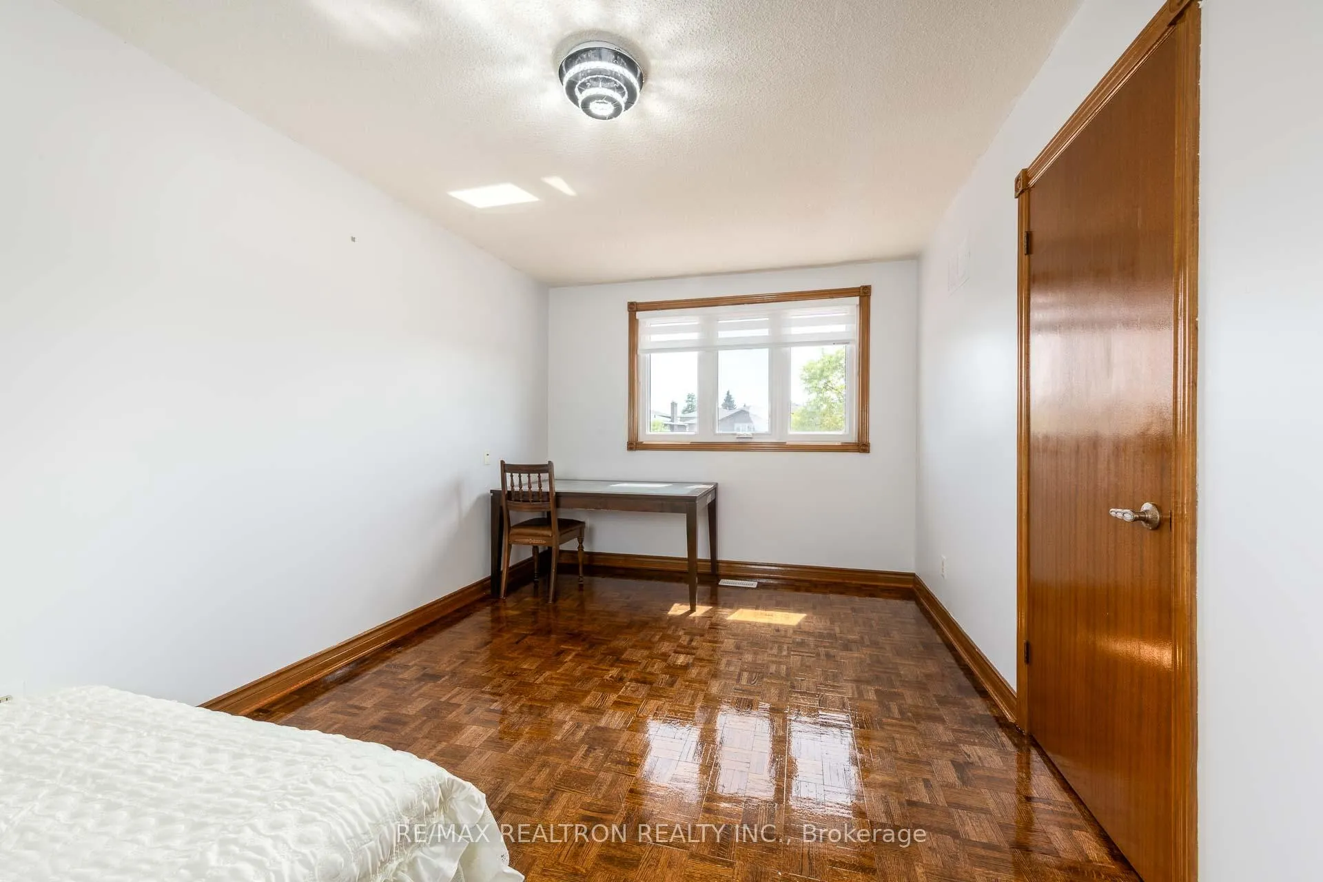 Photo 26 of 73 Saddle Tree Crescent, Vaughan, West Woodbridge — HOMEH