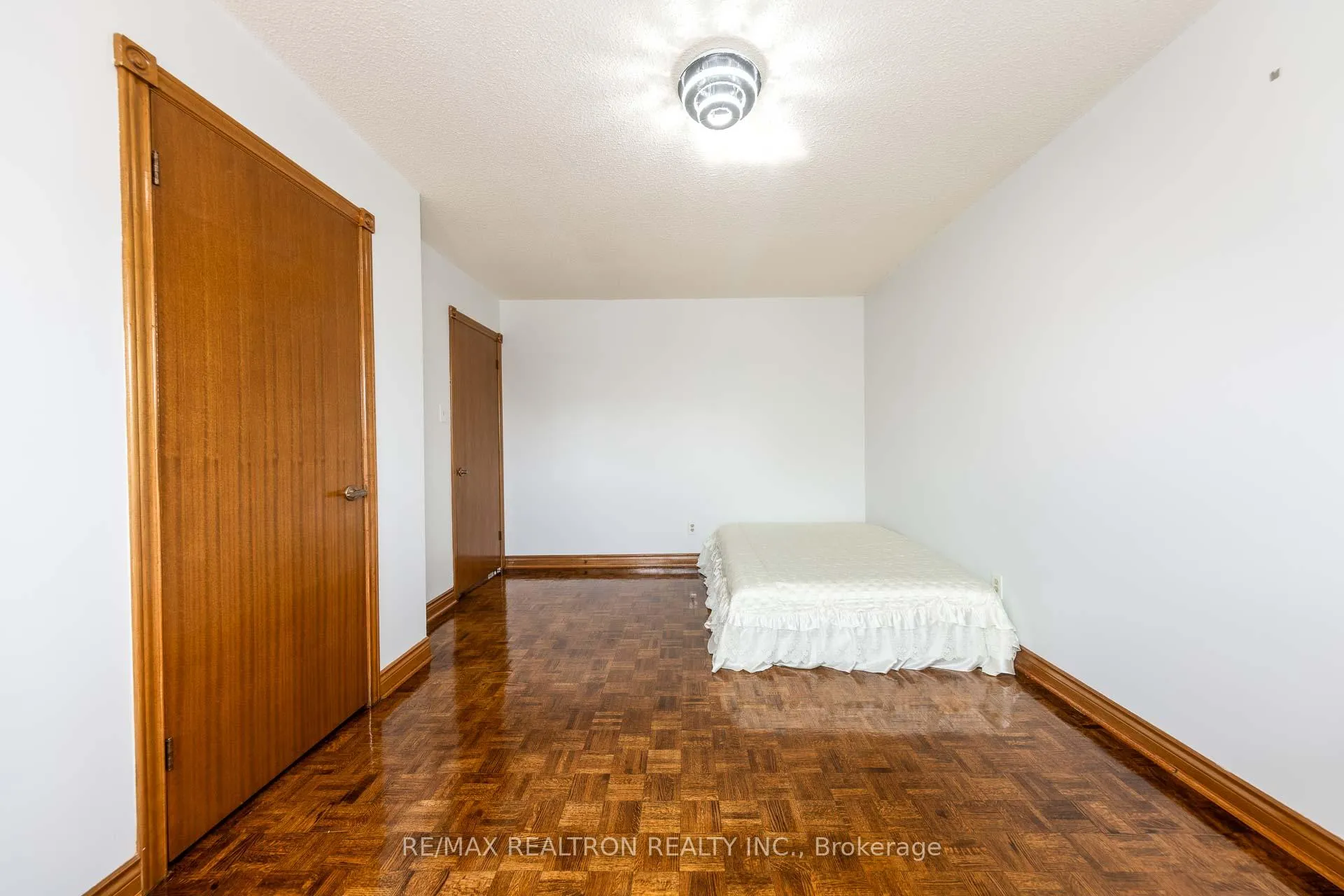 Photo 27 of 73 Saddle Tree Crescent, Vaughan, West Woodbridge — HOMEH