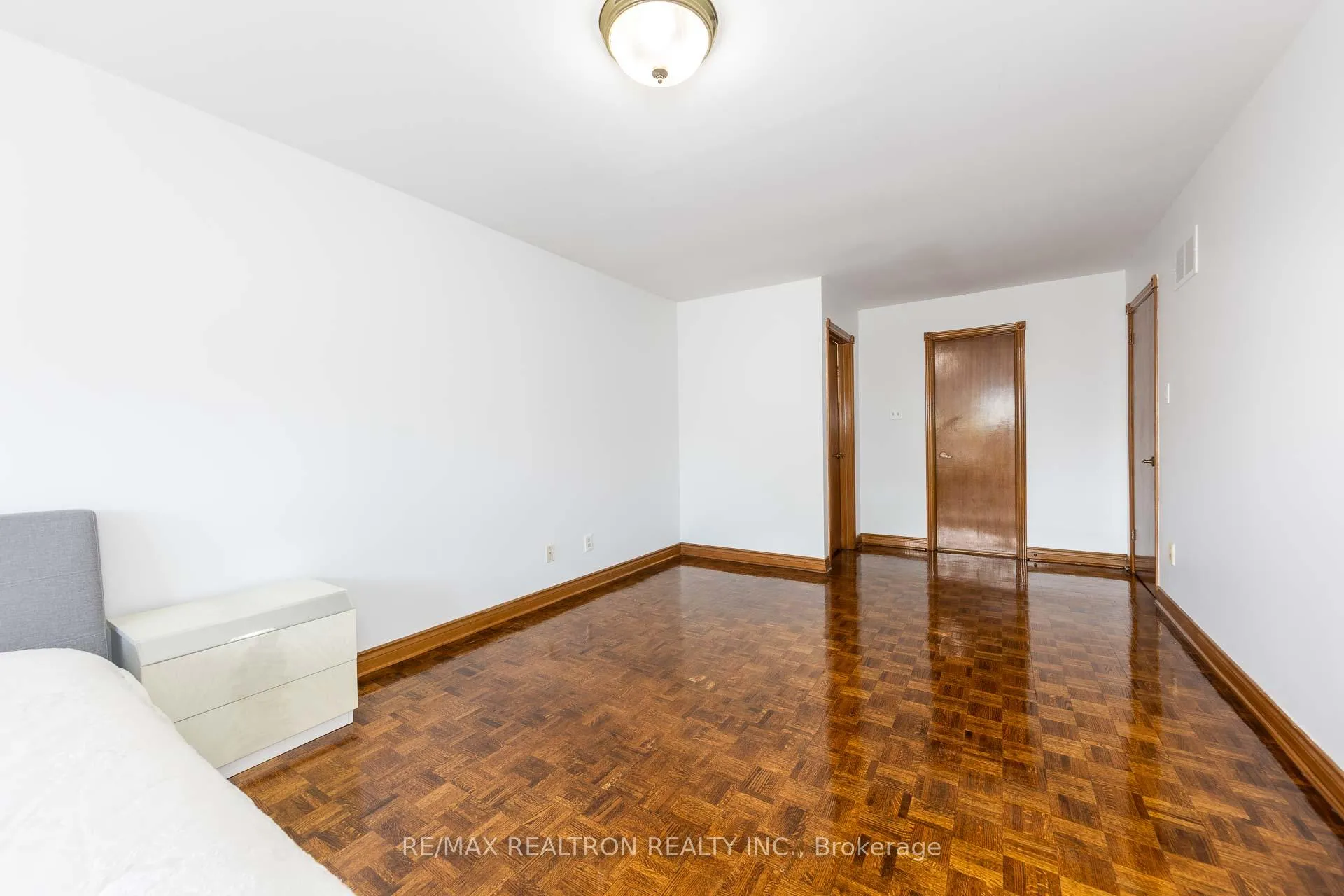Photo 32 of 73 Saddle Tree Crescent, Vaughan, West Woodbridge — HOMEH
