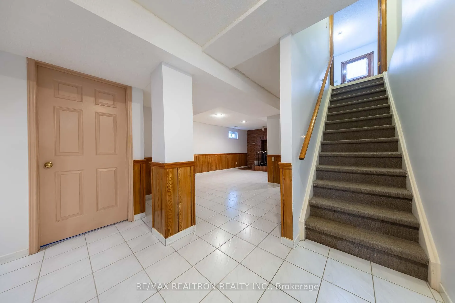 Photo 34 of 73 Saddle Tree Crescent, Vaughan, West Woodbridge — HOMEH