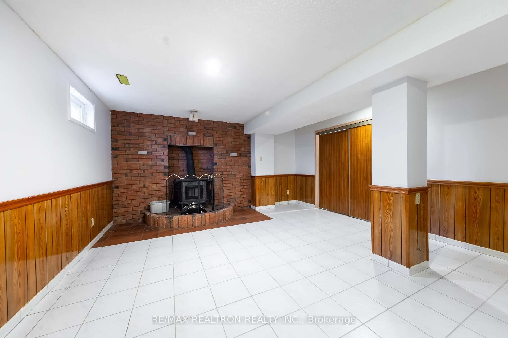 Photo 39 of 73 Saddle Tree Crescent, Vaughan, West Woodbridge — HOMEH