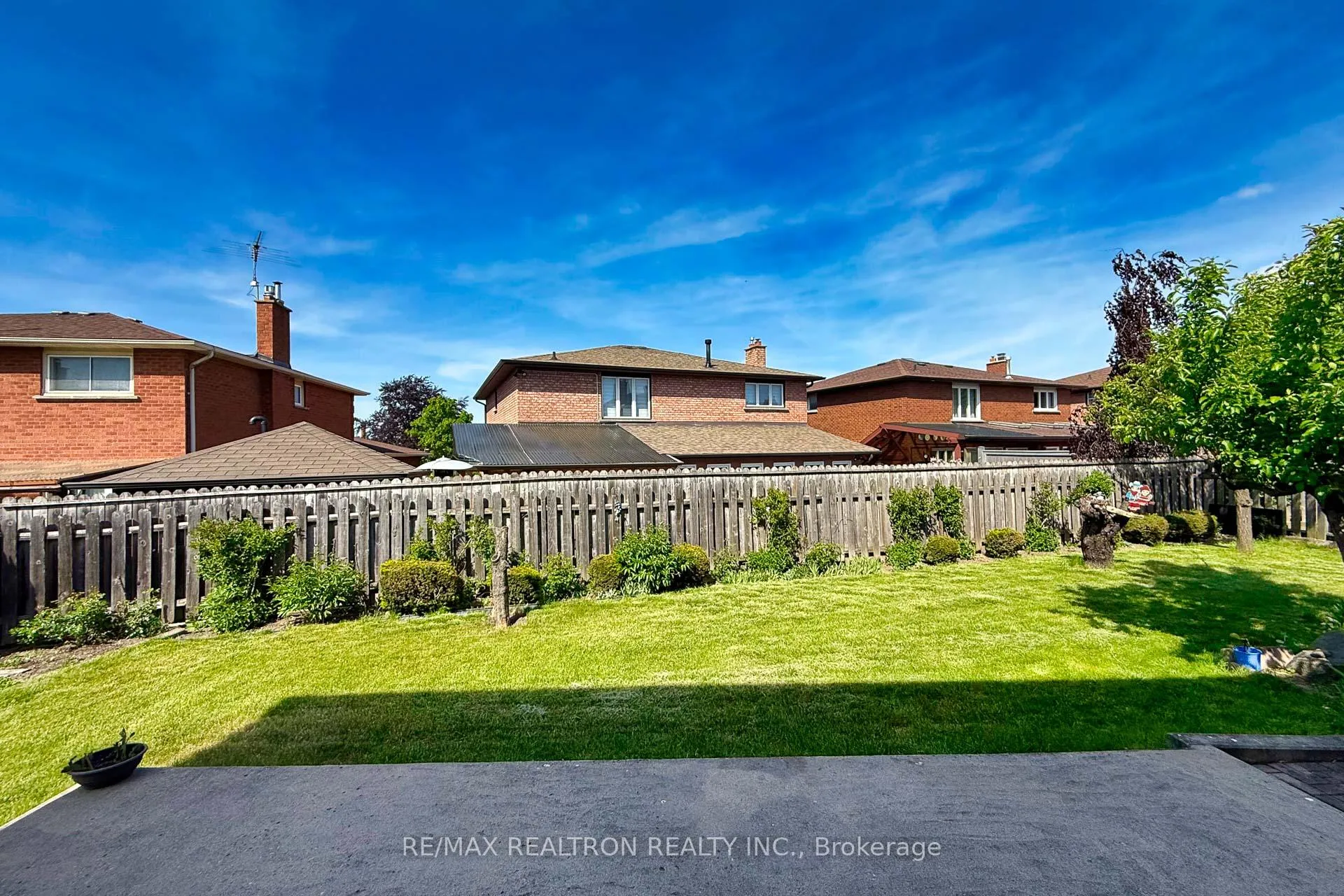 Photo 45 of 73 Saddle Tree Crescent, Vaughan, West Woodbridge — HOMEH