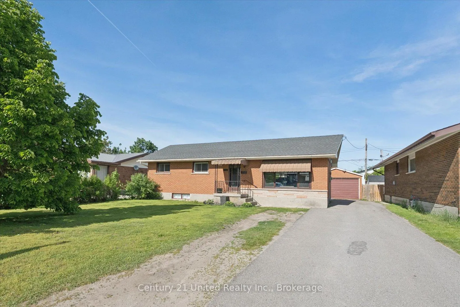 Photo 1 of 534 Robert Road, Peterborough, Otonabee Ward 1 — HOMEH