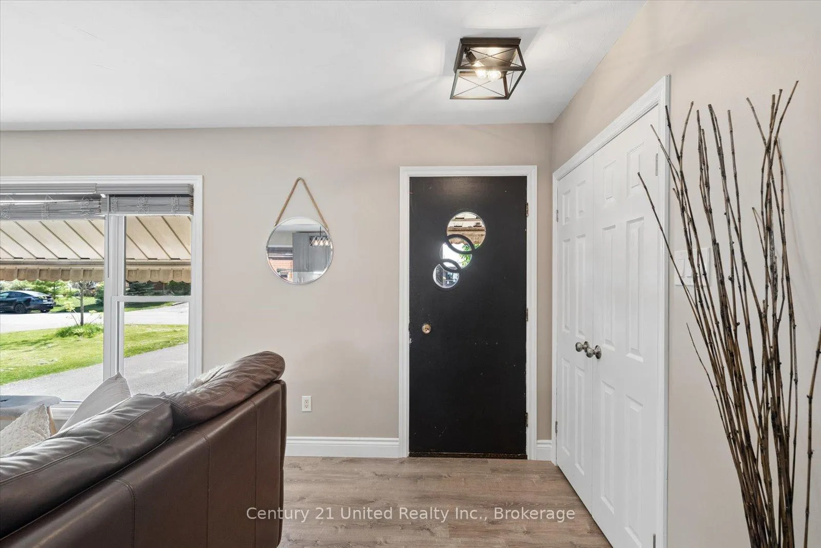 Photo 7 of 534 Robert Road, Peterborough, Otonabee Ward 1 — HOMEH